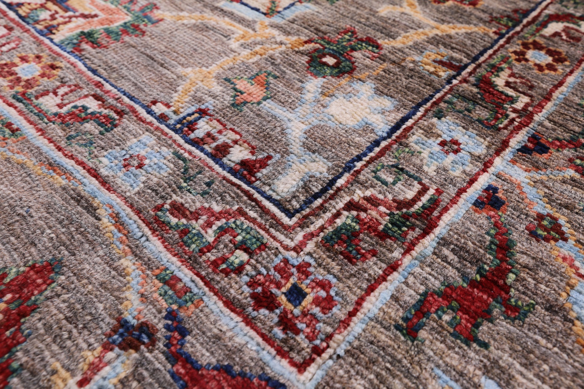 Peshawar Handmade Wool Rug - 5' 11" X 8' 11" - Golden Nile