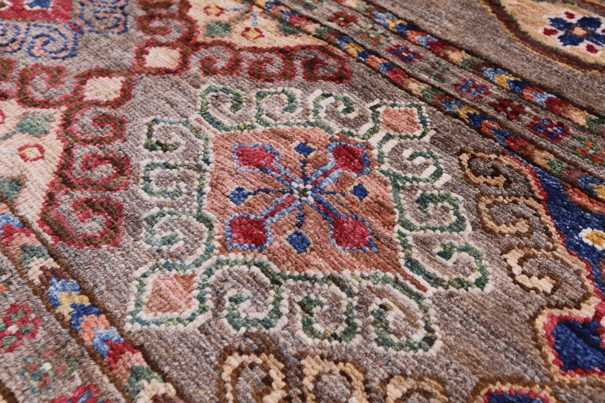Khorjin Persian Gabbeh Handmade Wool Rug - 3' 7" X 5' 3" - Golden Nile