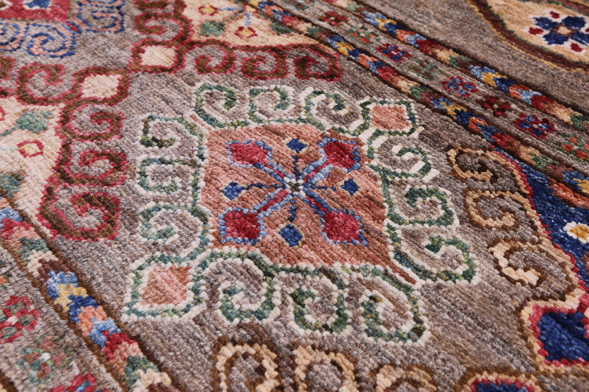 Khorjin Persian Gabbeh Handmade Wool Rug - 3' 7" X 5' 3" - Golden Nile