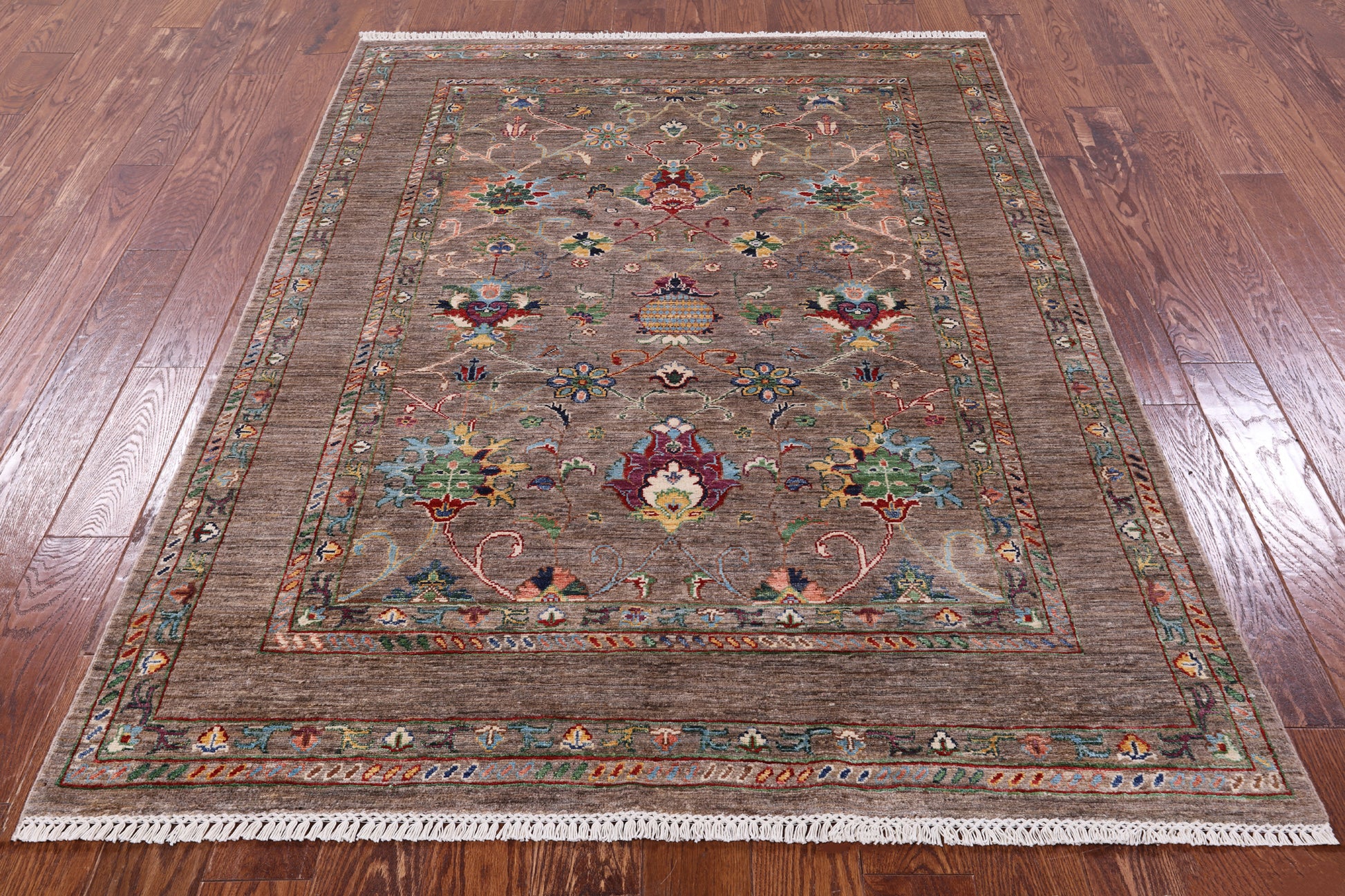 Peshawar Hand Knotted Wool Rug - 5' 1" X 6' 9" - Golden Nile