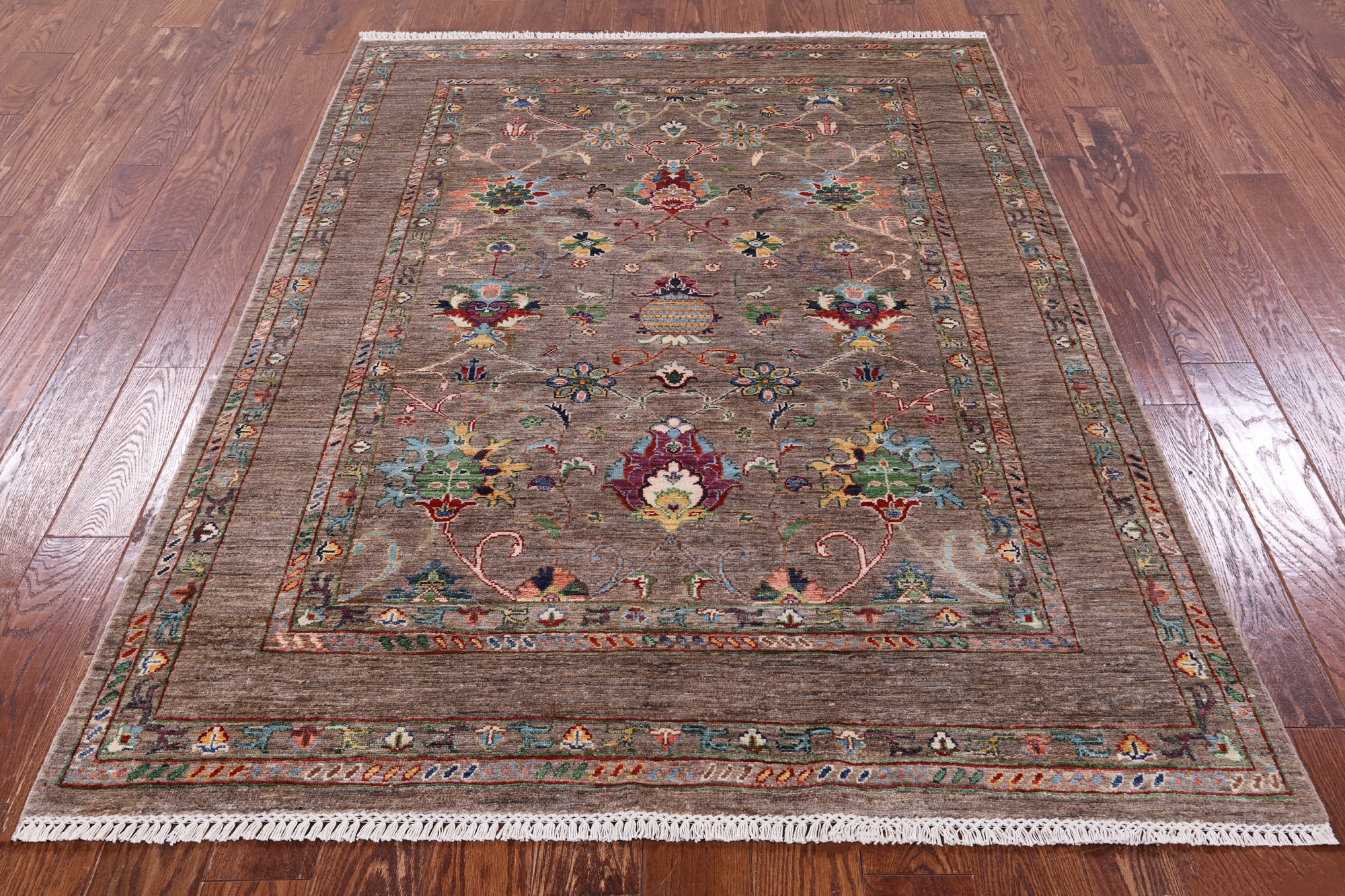 Peshawar Hand Knotted Wool Rug - 5' 1" X 6' 9" - Golden Nile
