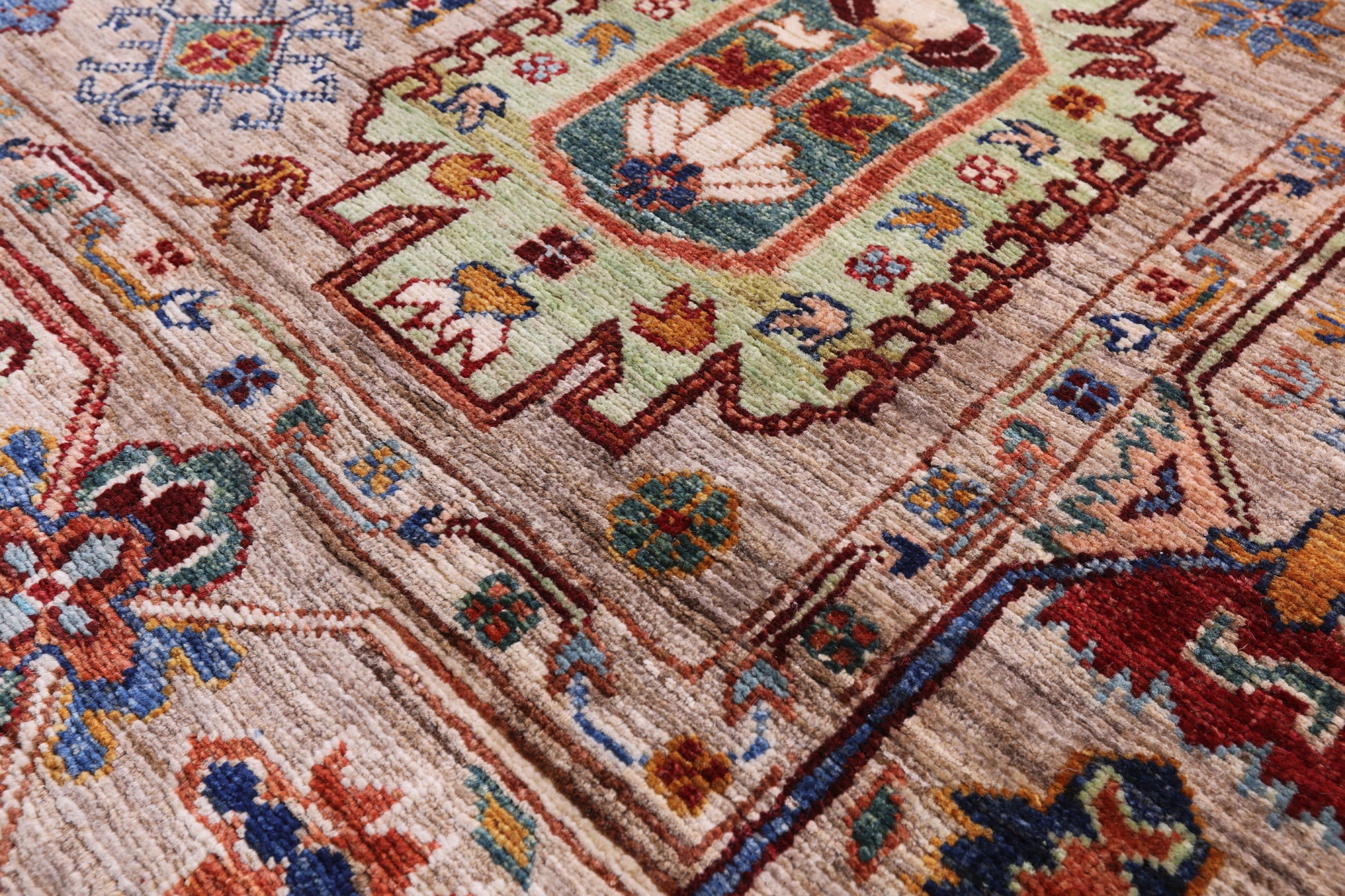 Turkmen Ersari Hand Knotted Wool Rug - 5' 2" X 6' 9" - Golden Nile