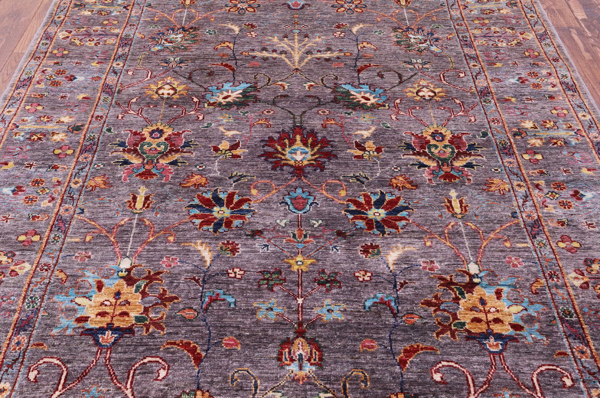 Peshawar Hand Knotted Wool Rug - 5' 0" X 6' 7" - Golden Nile