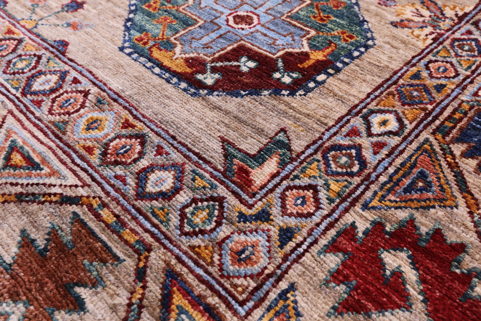 Turkmen Ersari Hand Knotted Wool Rug - 6' 1" X 8' 7" - Golden Nile