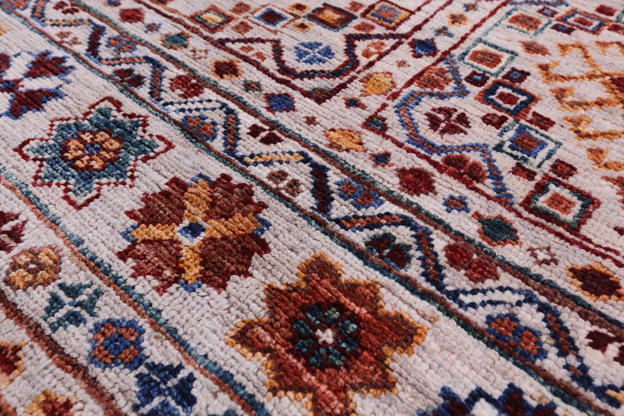 Ivory Khorjin Persian Gabbeh Hand Knotted Wool Rug - 5' 9" X 8' 6" - Golden Nile