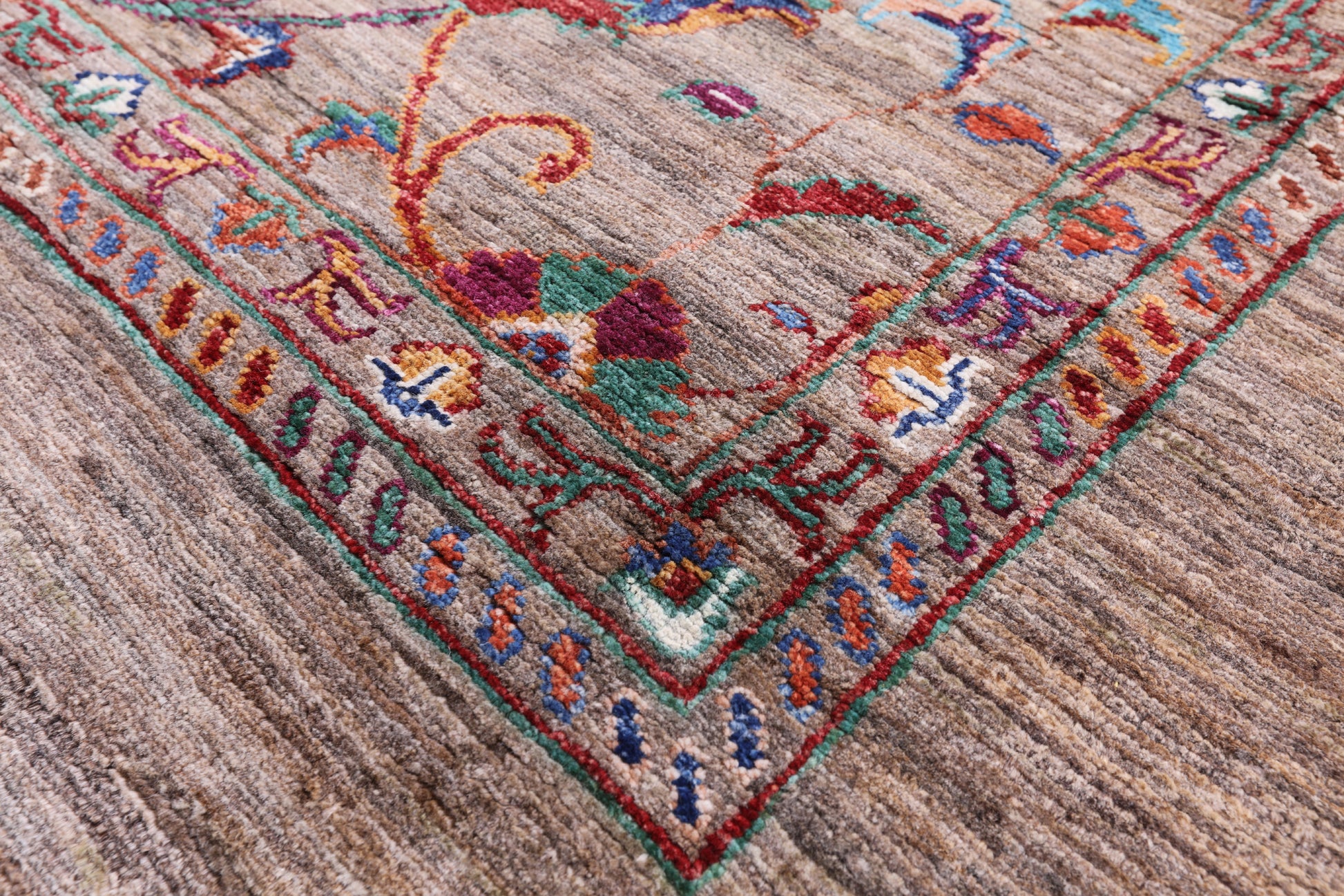 Peshawar Hand Knotted Wool Rug - 8' 2" X 9' 10" - Golden Nile