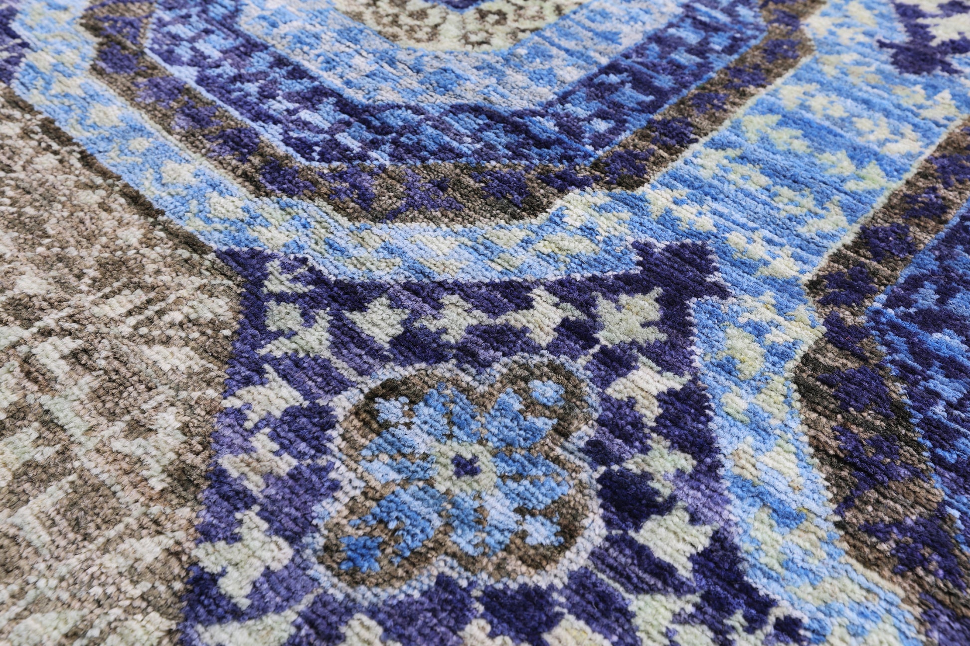 Geometric Persian Mamluk Hand Knotted Wool Rug - 5' 7" X 8' 2" - Golden Nile