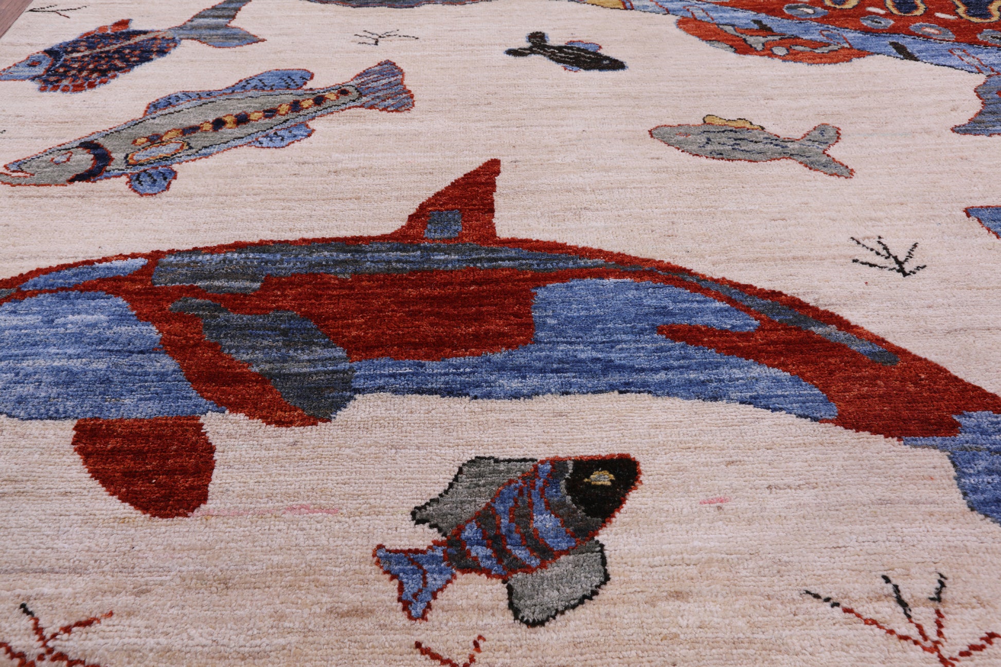 Ivory Fish Design Persian Gabbeh Hand Knotted Wool Rug - 6' 0" X 8' 10" - Golden Nile