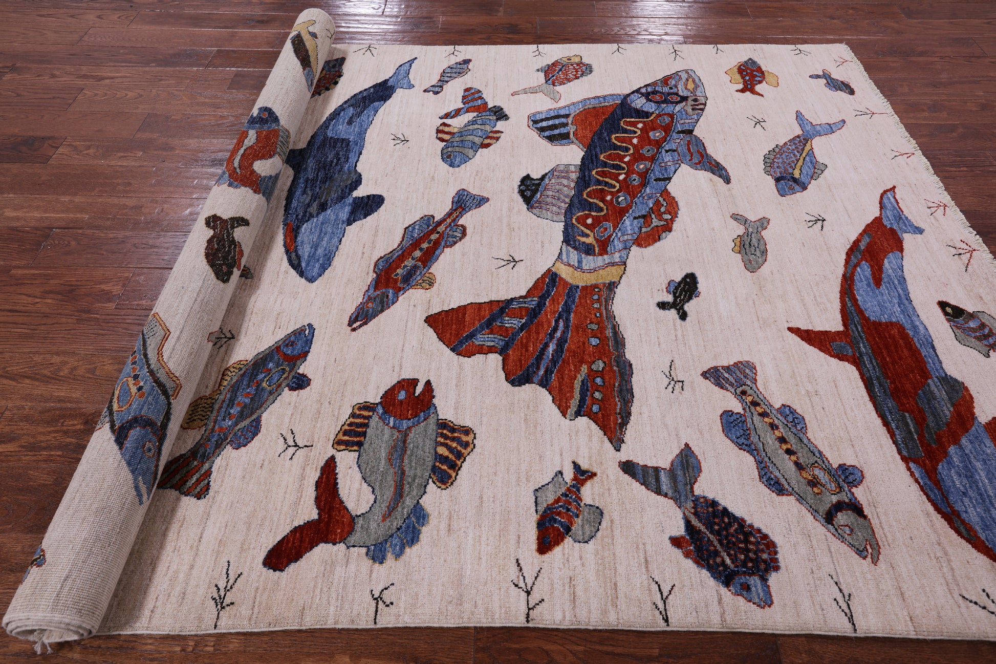 Ivory Fish Design Persian Gabbeh Hand Knotted Wool Rug - 6' 0" X 8' 10" - Golden Nile