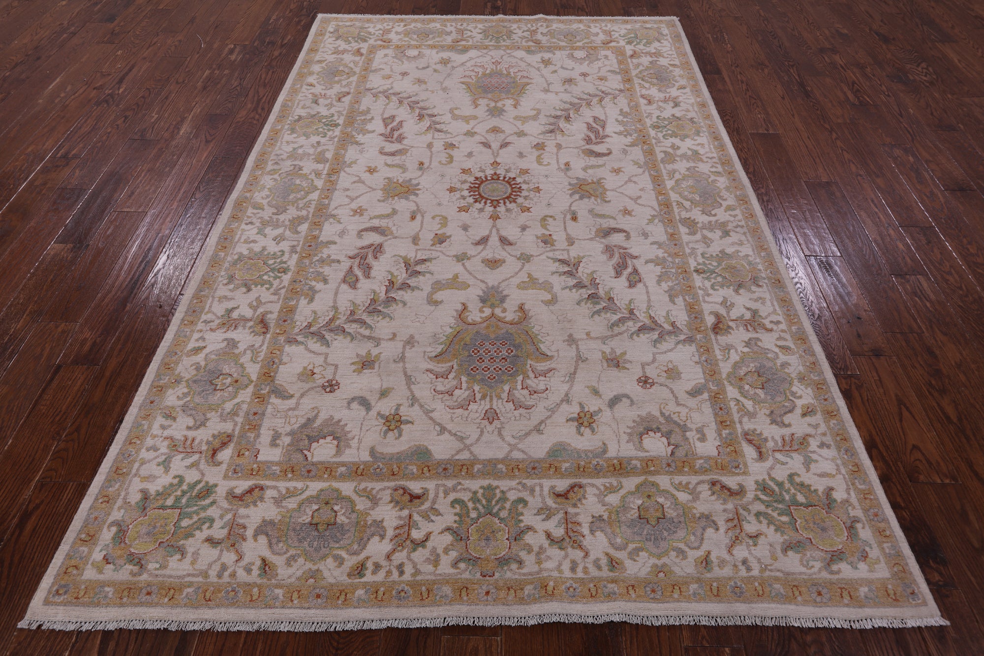 Ivory Peshawar Handmade Wool Rug - 6' 4" X 9' 8" - Golden Nile