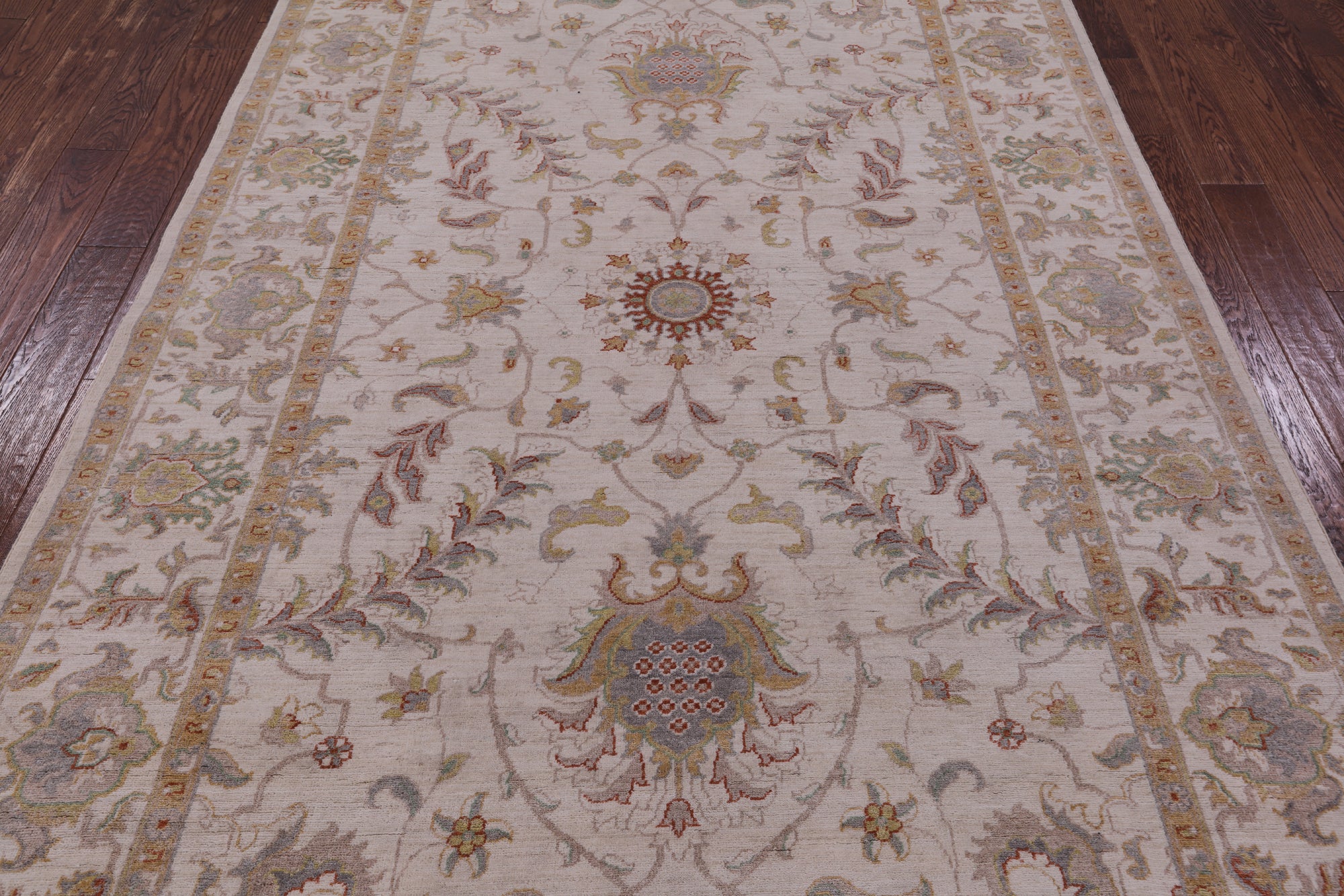 Ivory Peshawar Handmade Wool Rug - 6' 4" X 9' 8" - Golden Nile