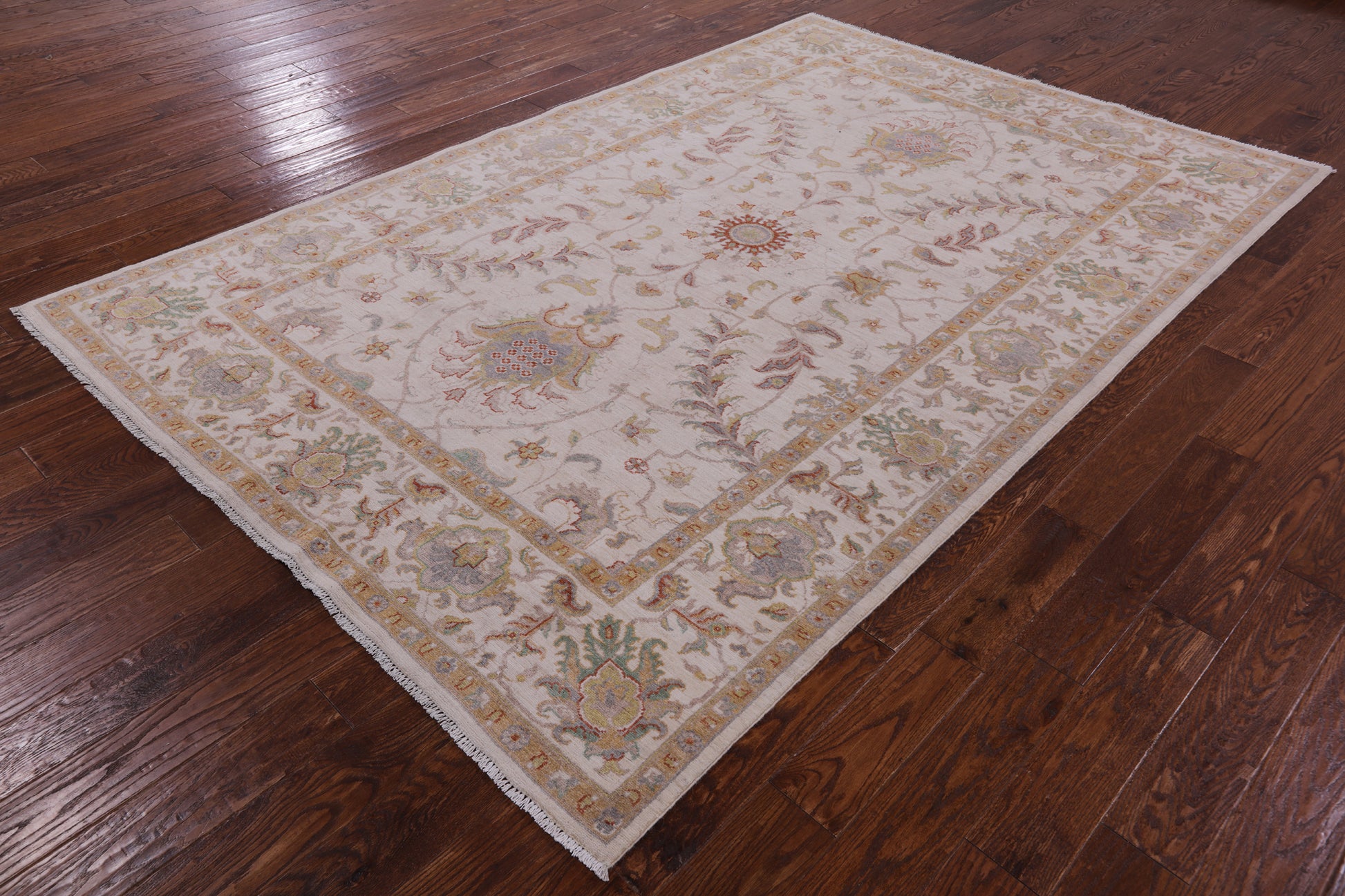 Ivory Peshawar Handmade Wool Rug - 6' 4" X 9' 8" - Golden Nile