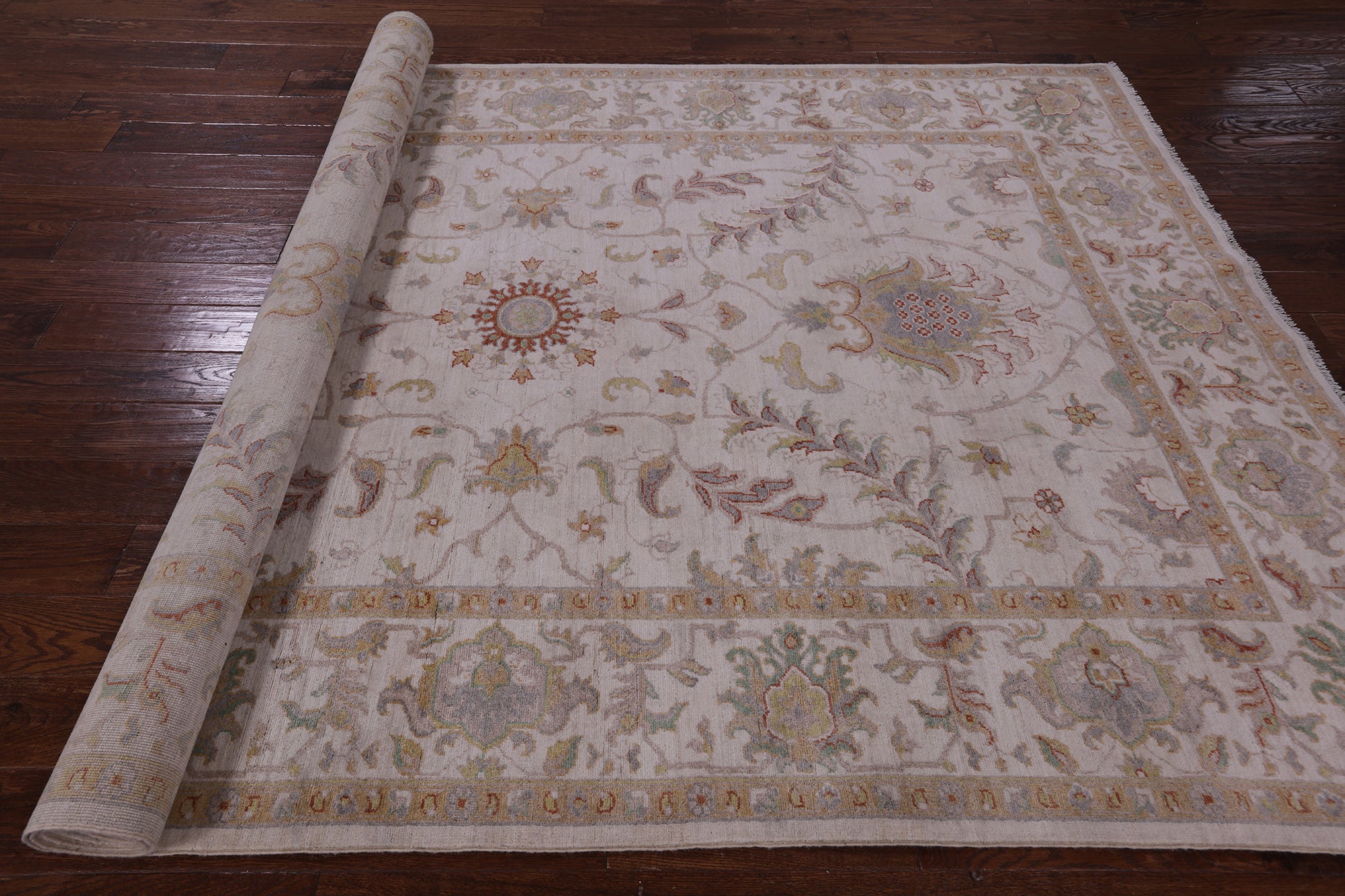 Ivory Peshawar Handmade Wool Rug - 6' 4" X 9' 8" - Golden Nile