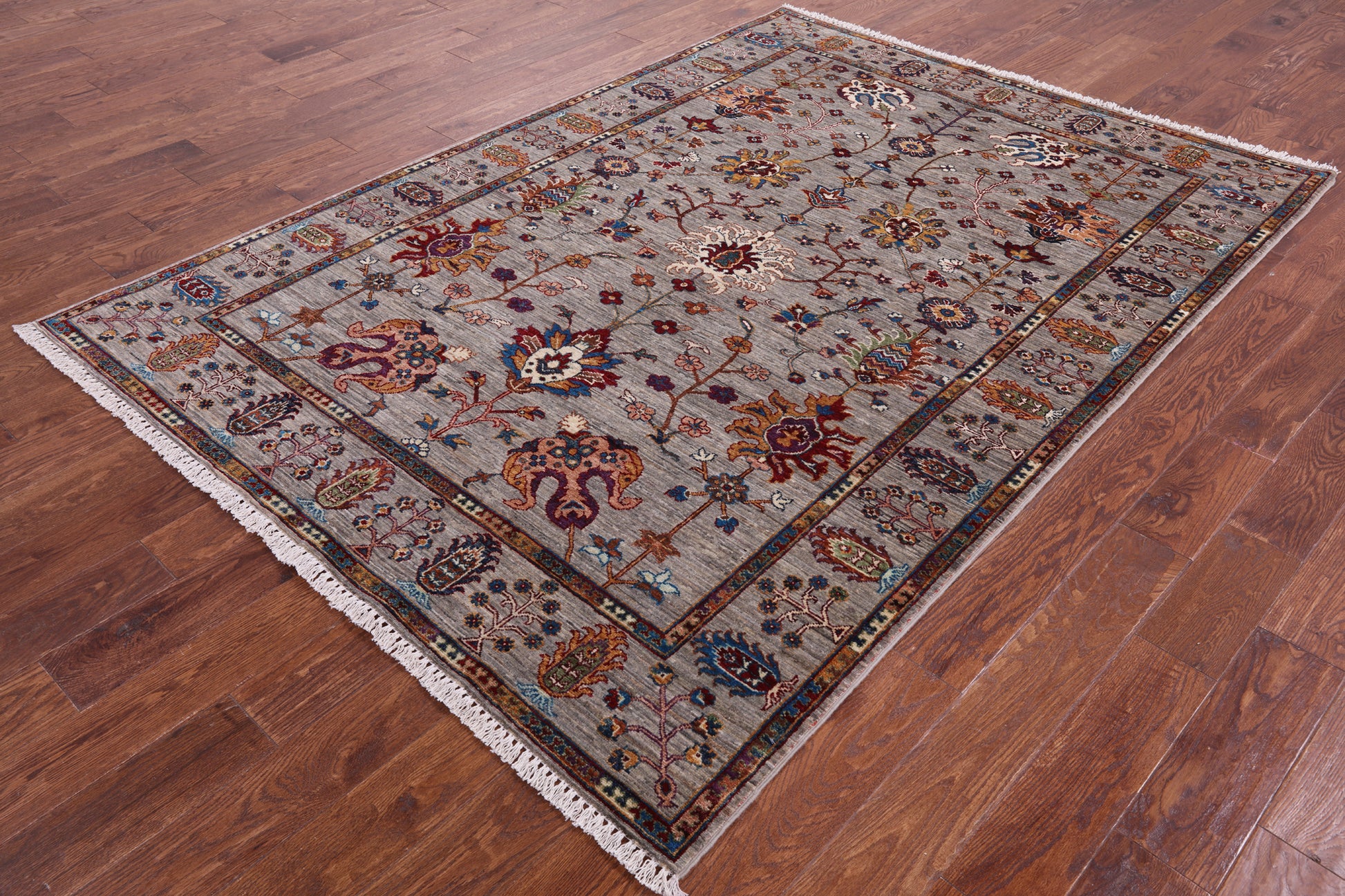 Peshawar Hand Knotted Wool Rug - 5' 9" X 8' 1" - Golden Nile
