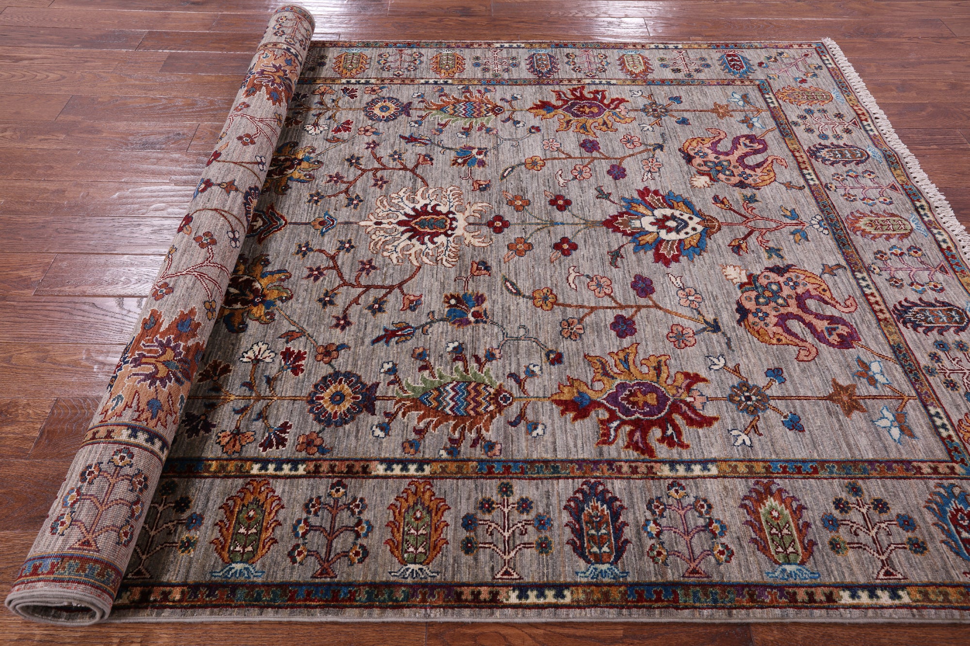 Peshawar Hand Knotted Wool Rug - 5' 9" X 8' 1" - Golden Nile