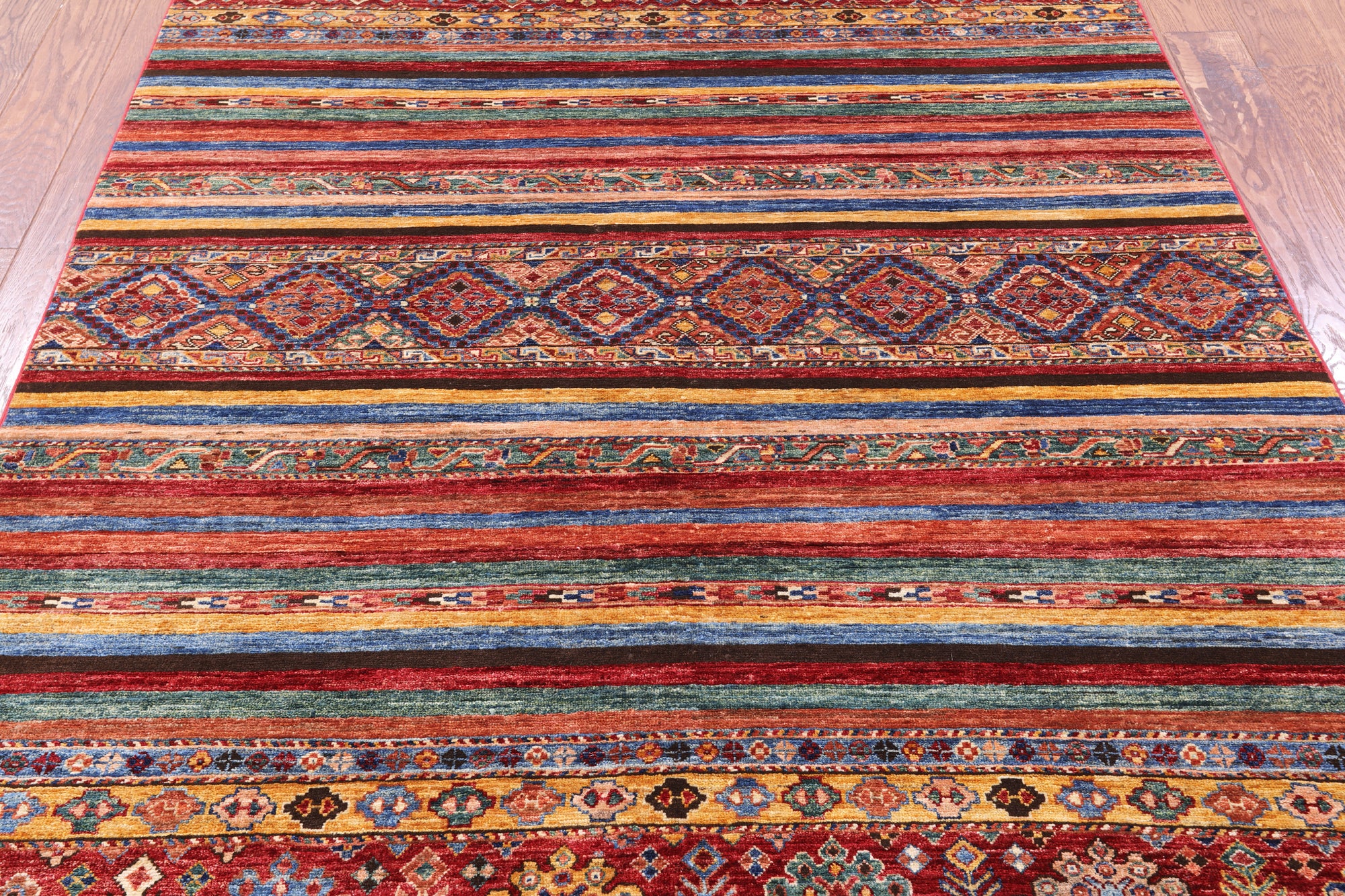 Khorjin Persian Gabbeh Handmade Wool Rug - 5' 7" X 7' 9" - Golden Nile