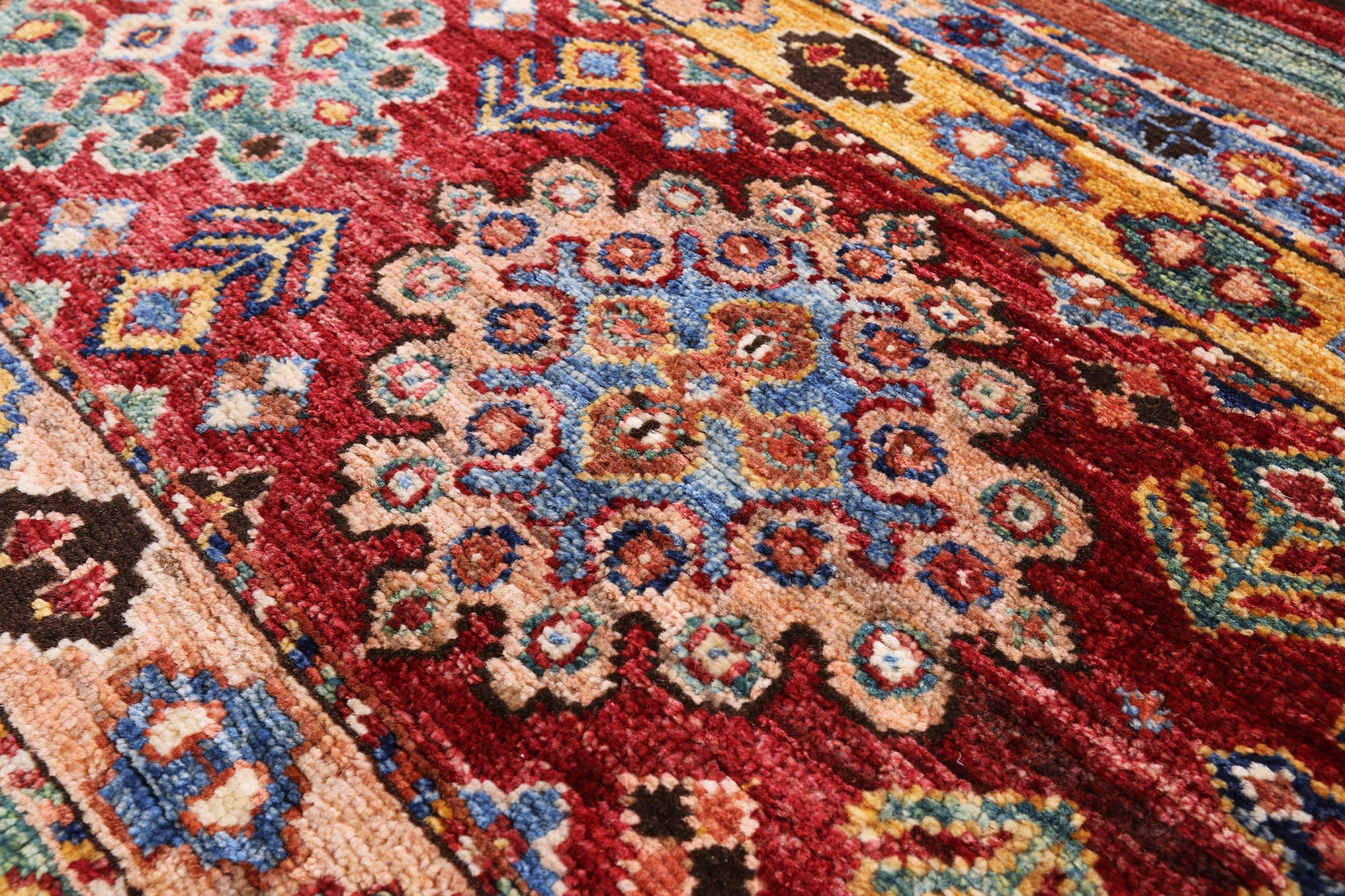 Khorjin Persian Gabbeh Handmade Wool Rug - 5' 7" X 7' 9" - Golden Nile
