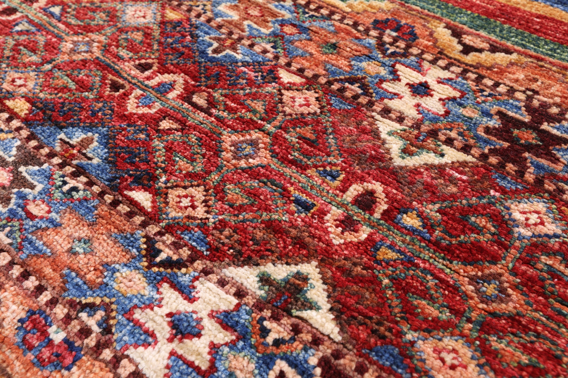 Khorjin Persian Gabbeh Hand Knotted Wool Rug - 3' 4" X 5' 1" - Golden Nile