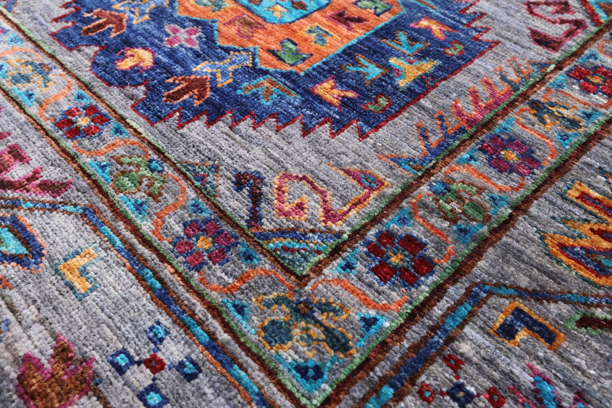 Turkmen Ersari Hand Knotted Wool Rug - 8' 2" X 9' 7" - Golden Nile