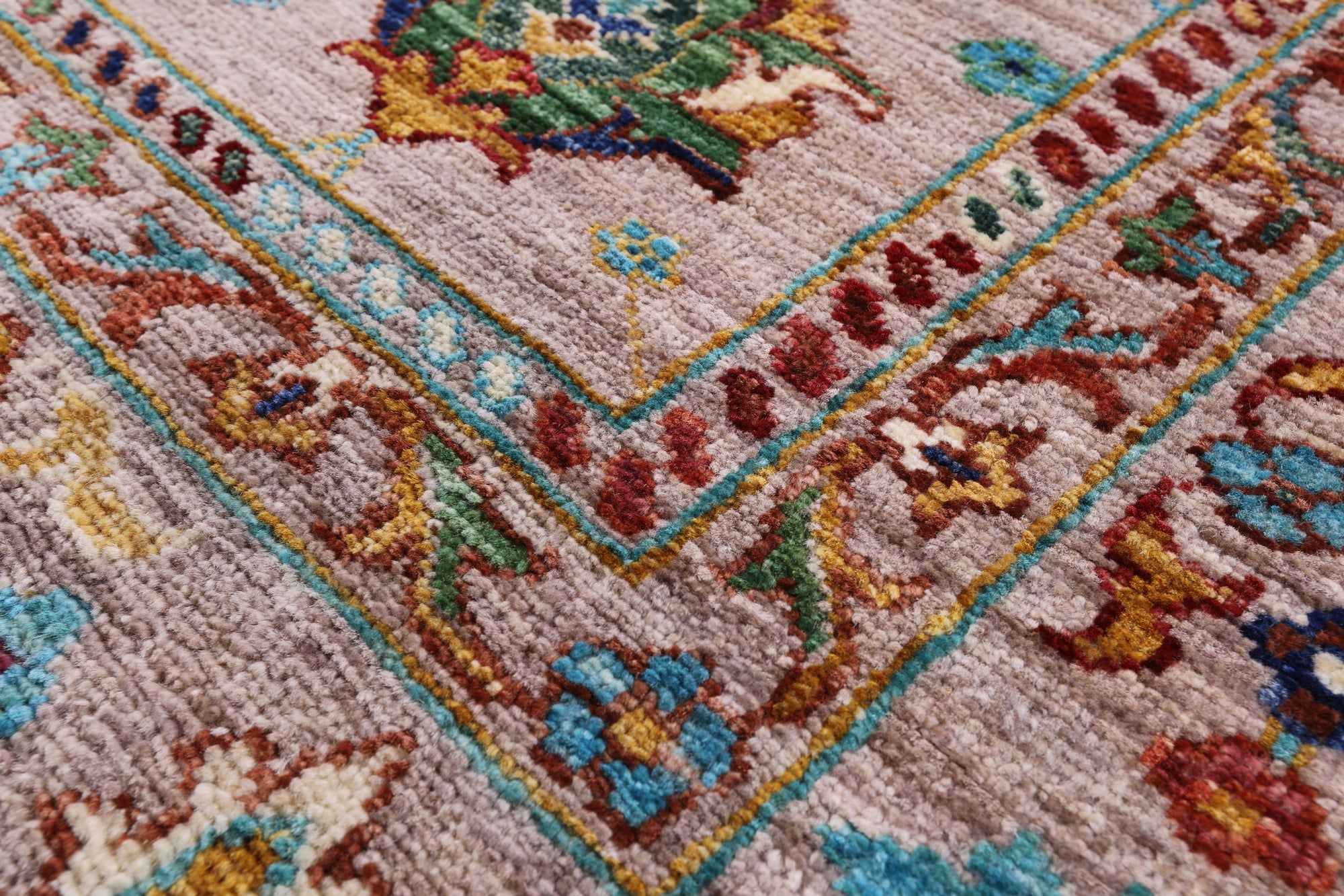 Peshawar Hand Knotted Wool Rug - 6' 10" X 9' 11" - Golden Nile