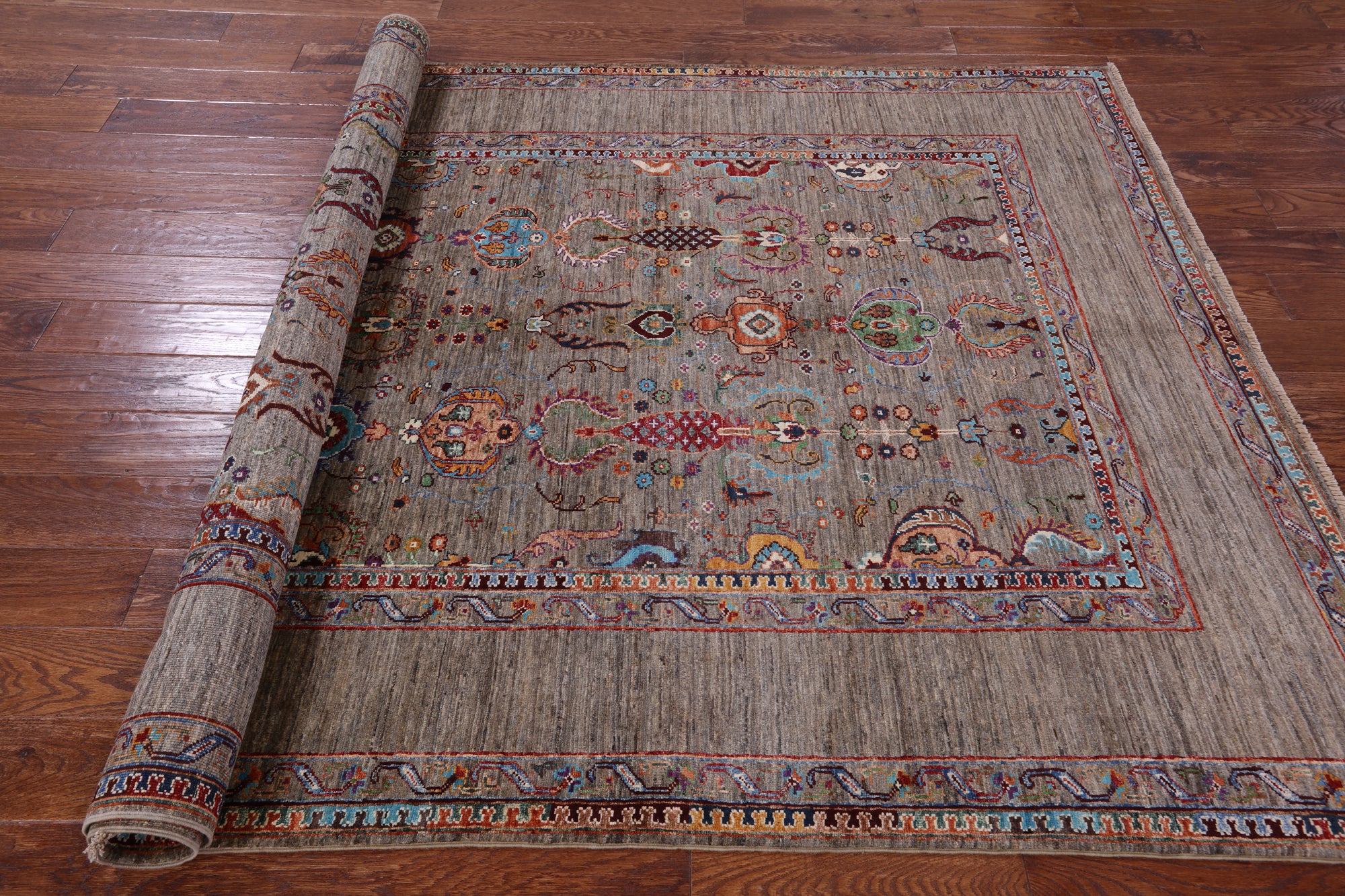 Peshawar Hand Knotted Wool Rug - 5' 8" X 7' 10" - Golden Nile