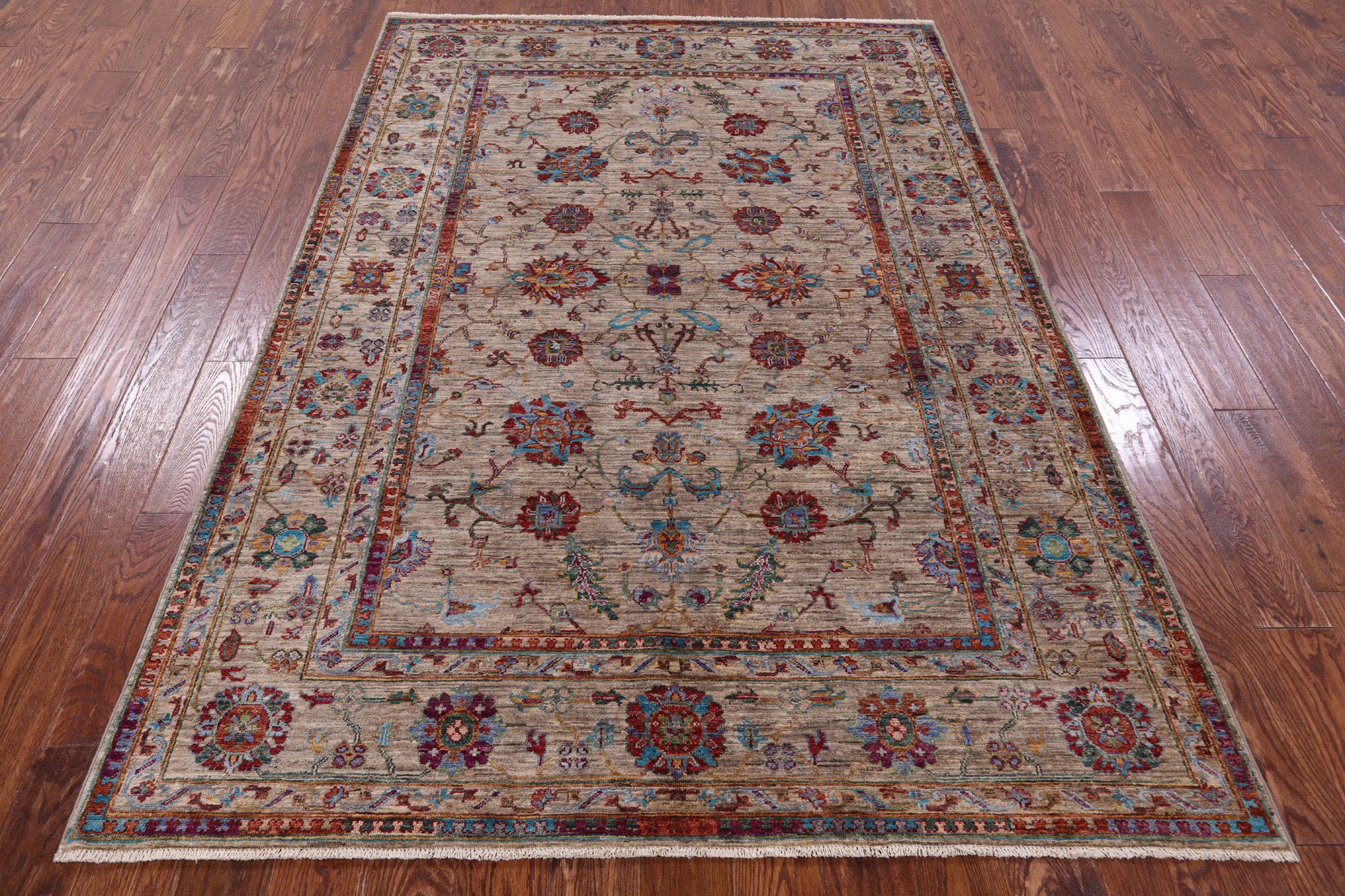 Peshawar Hand Knotted Wool Rug - 5' 7" X 8' 1" - Golden Nile