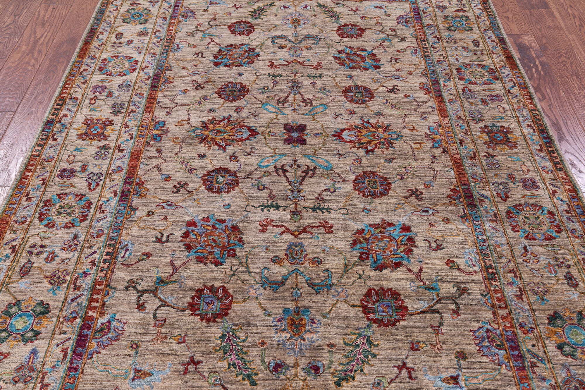 Peshawar Hand Knotted Wool Rug - 5' 7" X 8' 1" - Golden Nile