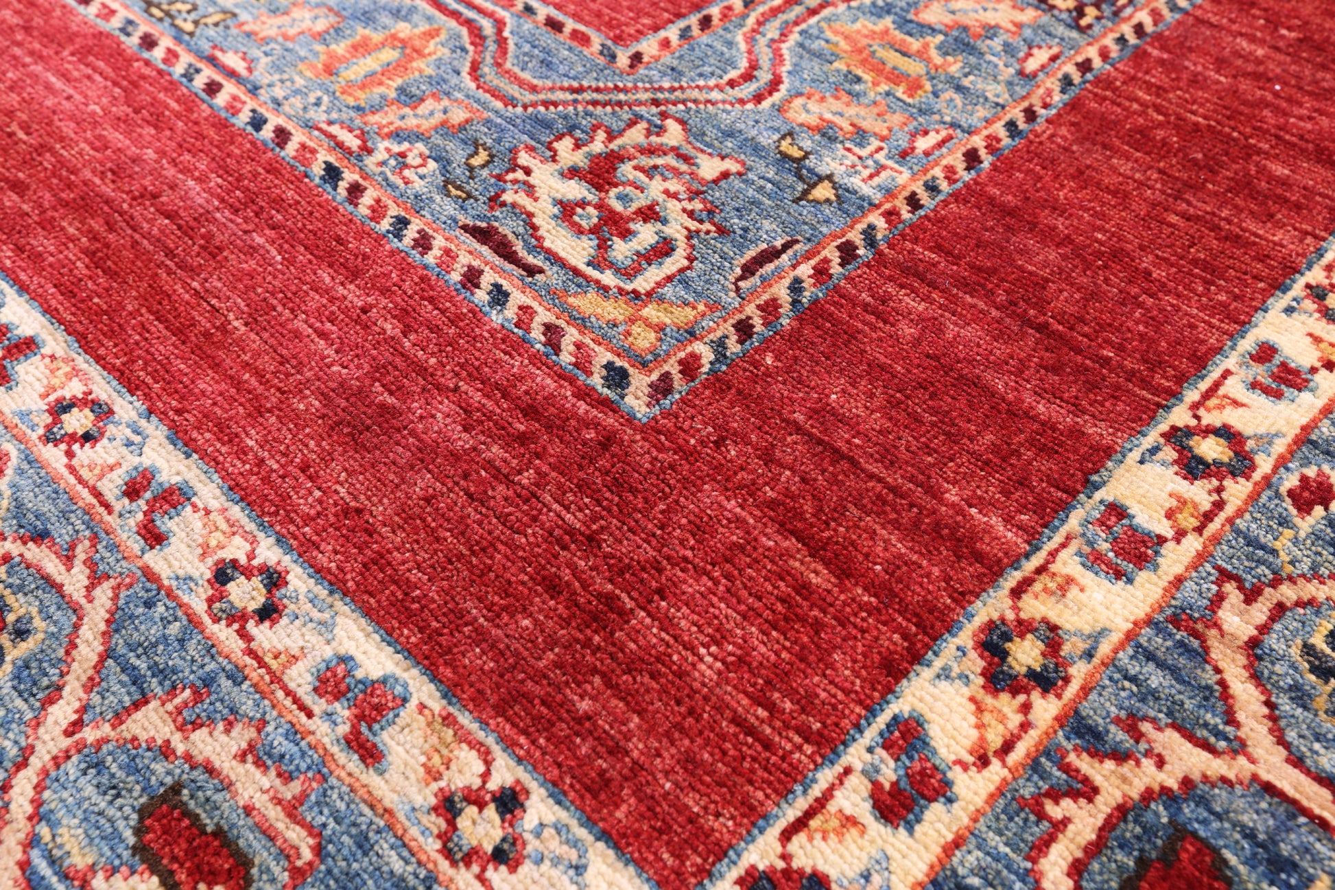 Red Garden Design Persian Handmade Wool Rug - 6' 6" X 9' 4" - Golden Nile