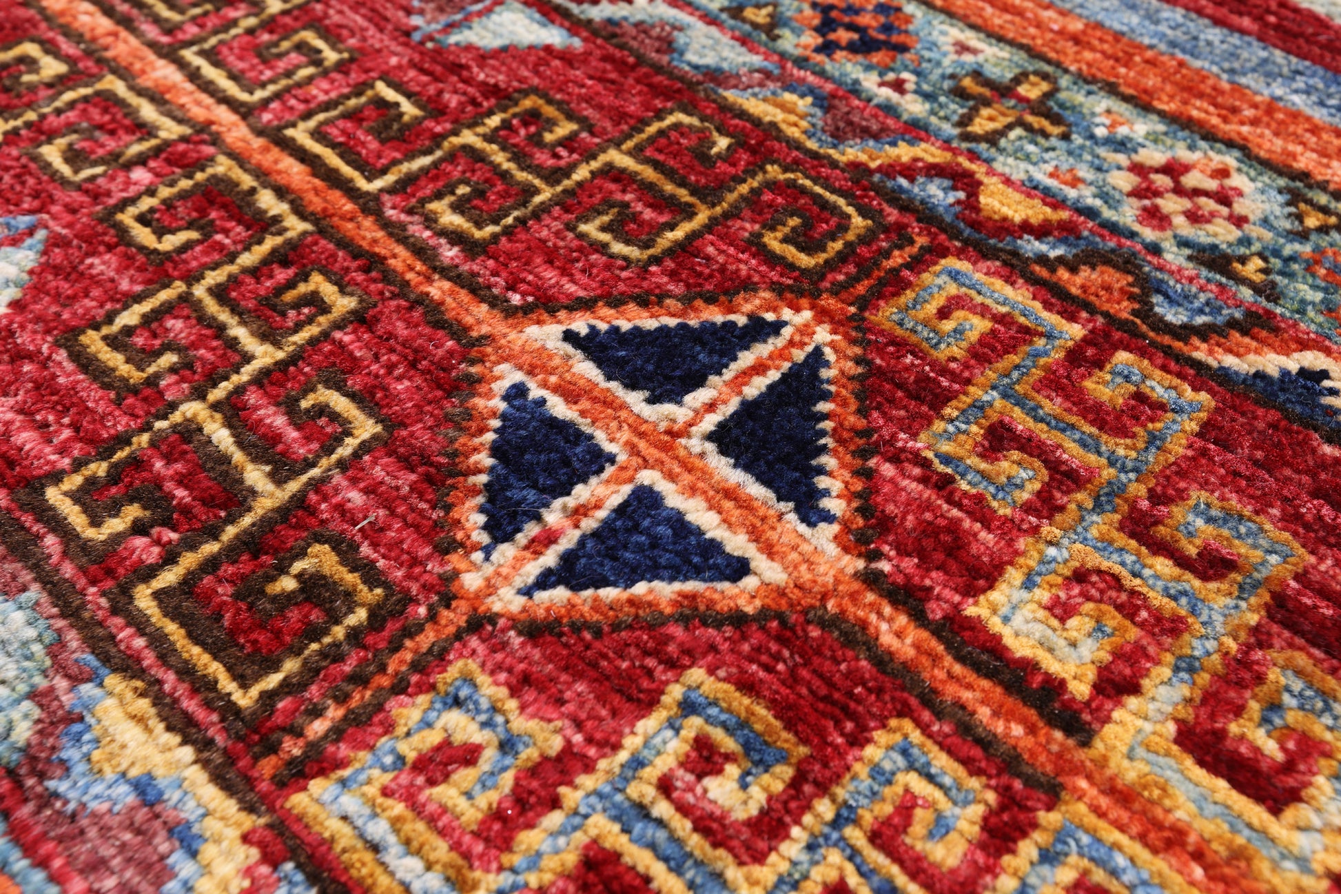 Khorjin Persian Gabbeh Handmade Wool Rug - 3' 3" X 4' 5" - Golden Nile