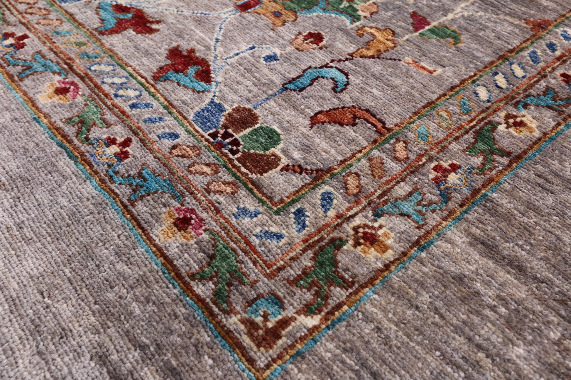 Peshawar Hand Knotted Wool Rug - 8' 0" X 9' 6" - Golden Nile