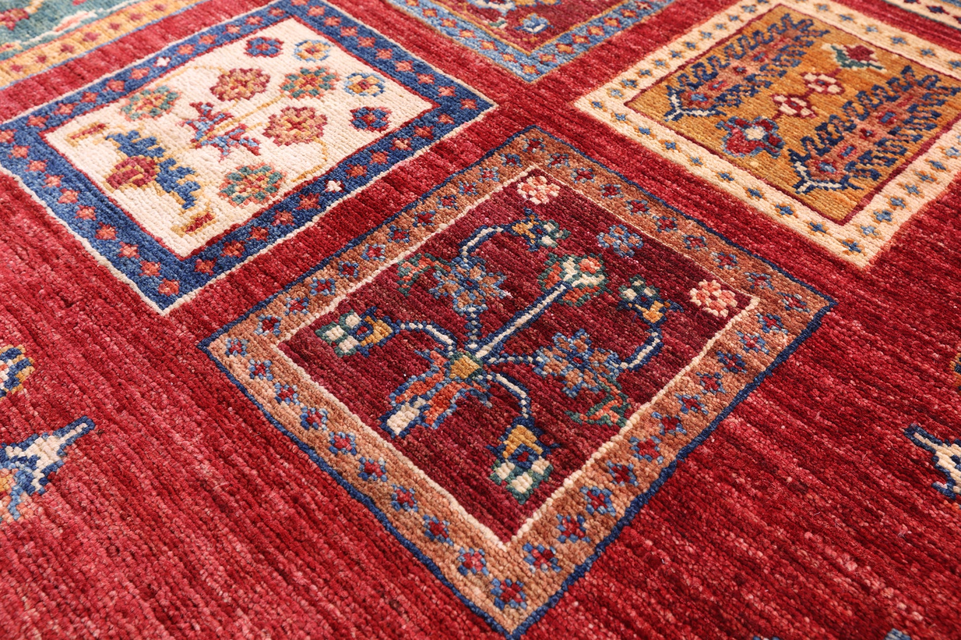 Red Garden Design Persian Hand Knotted Wool Rug - 5' 10" X 8' 1" - Golden Nile
