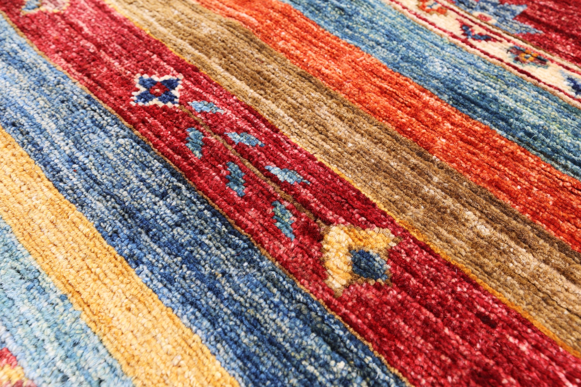 Khorjin Persian Gabbeh Handmade Wool Rug - 3' 2" X 4' 11" - Golden Nile