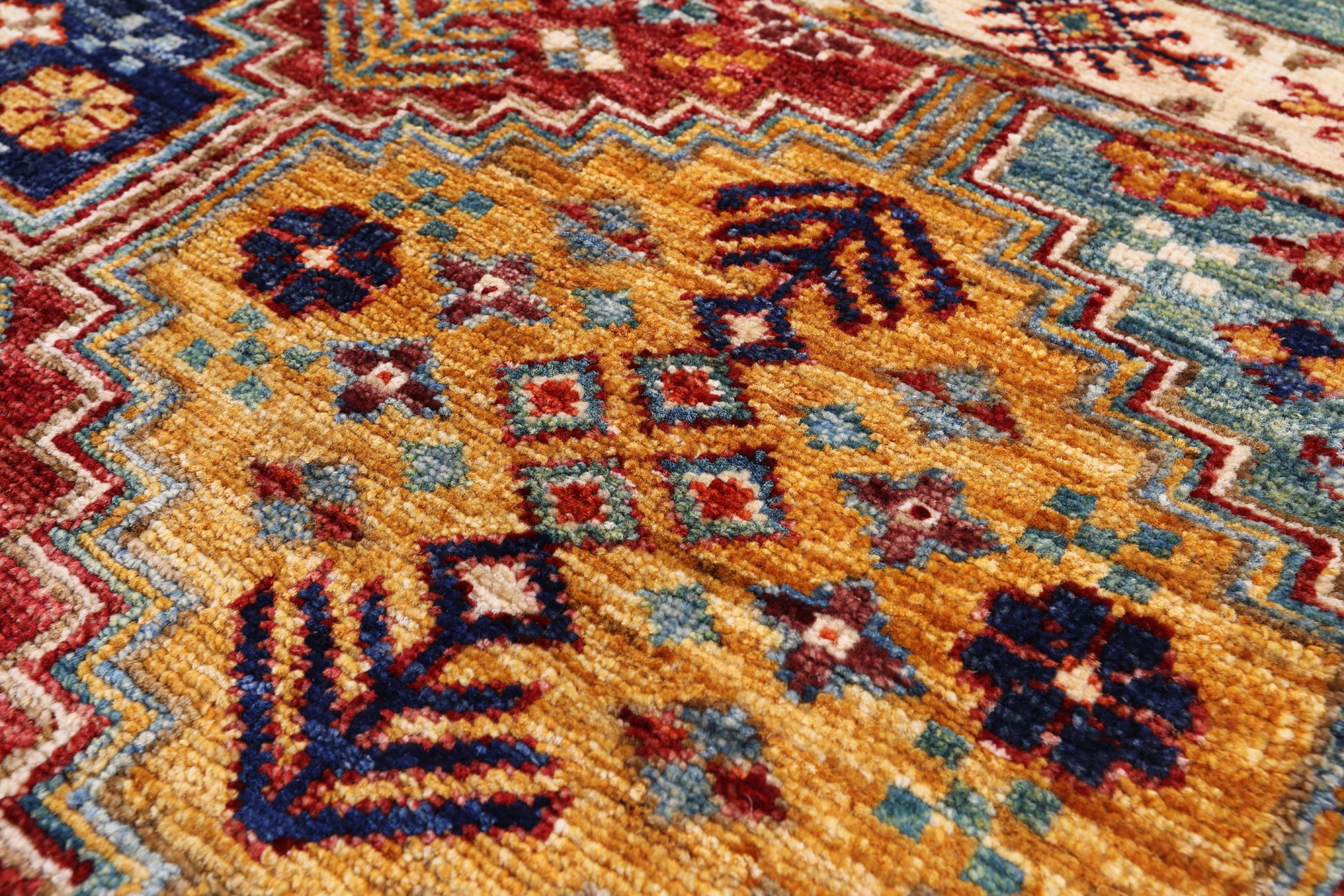 Khorjin Persian Gabbeh Handmade Wool Rug - 3' 3" X 4' 10" - Golden Nile