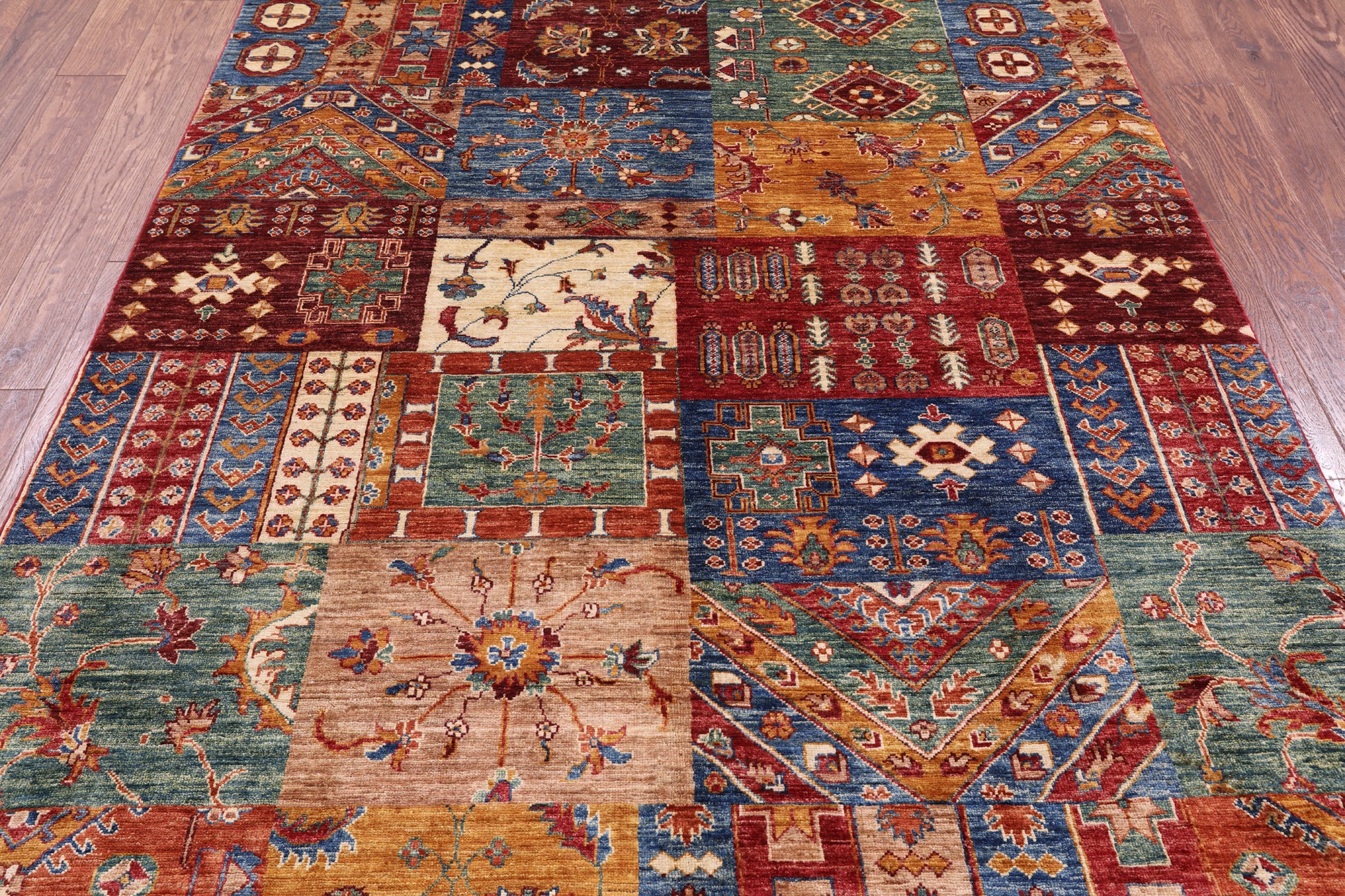 Super Kazak Hand Knotted Wool Rug - 5' 7" X 7' 7" - Golden Nile