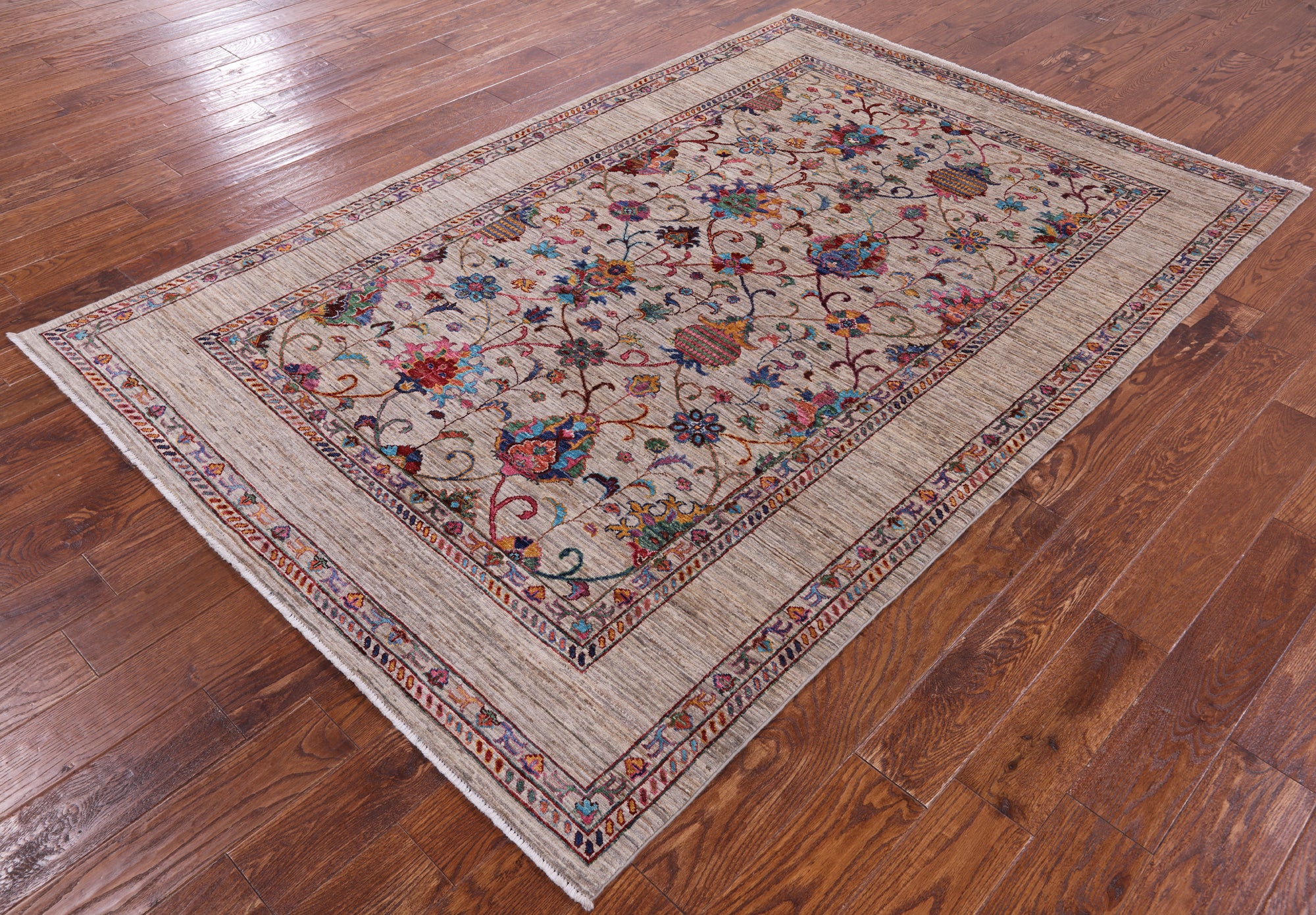Peshawar Hand Knotted Wool Rug - 5' 6" X 8' 3" - Golden Nile