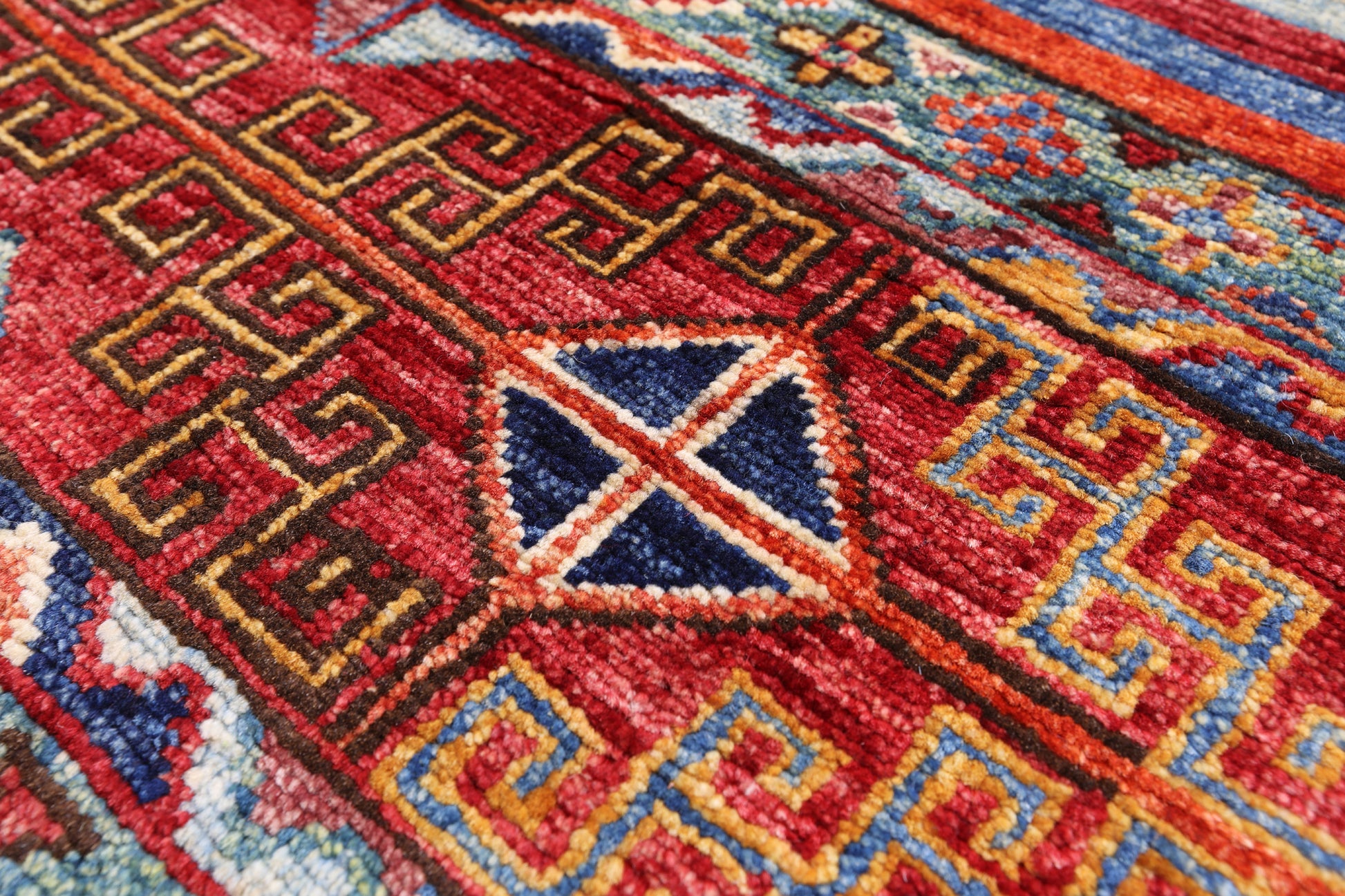 Khorjin Persian Gabbeh Handmade Wool Rug - 3' 2" X 4' 11" - Golden Nile
