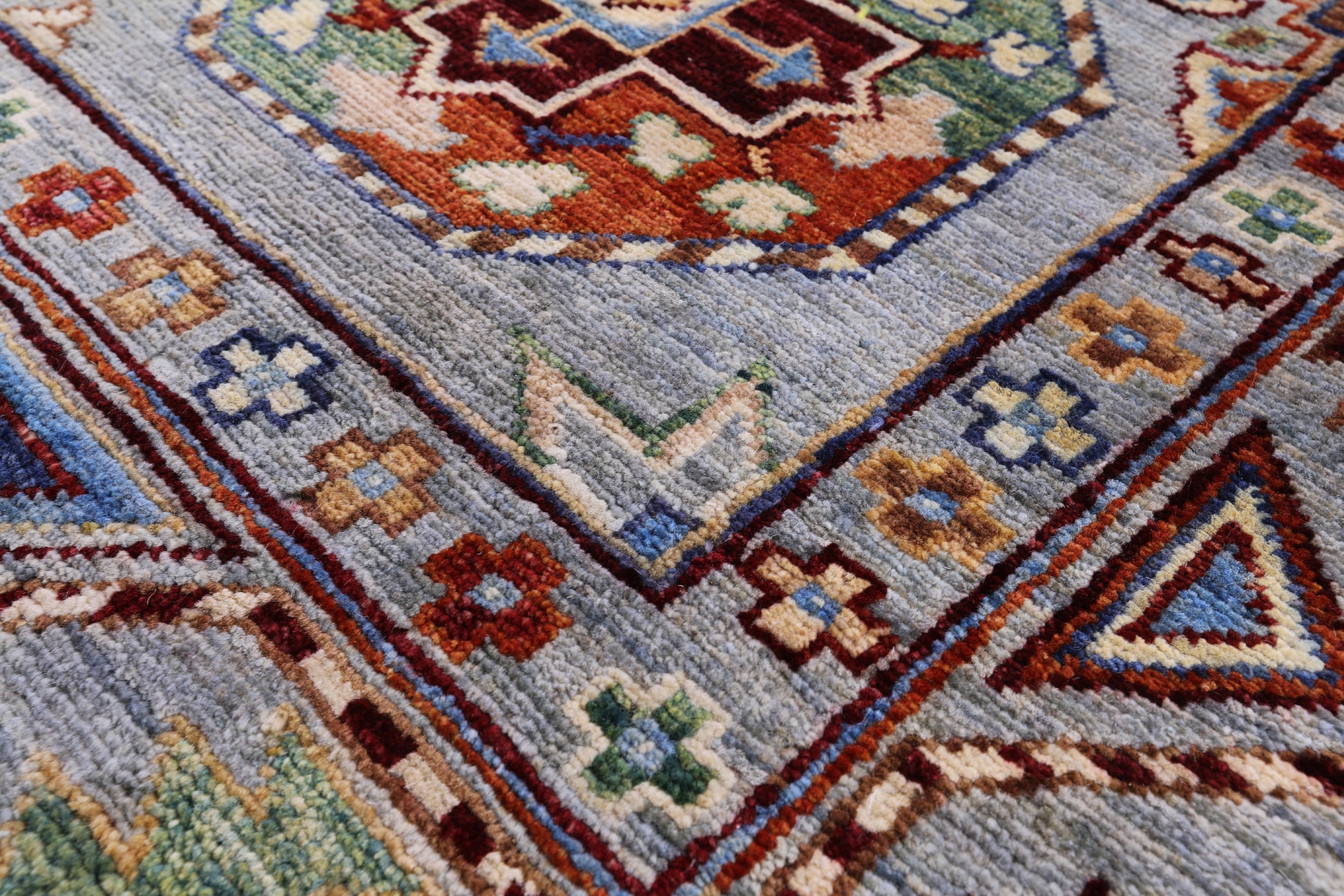 Turkmen Ersari Hand Knotted Wool Rug - 5' 7" X 7' 9" - Golden Nile