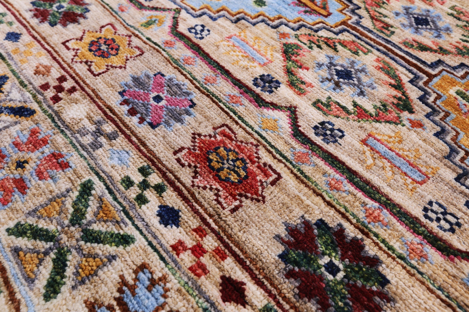 Khorjin Persian Gabbeh Hand Knotted Wool Rug - 5' 1" X 6' 8" - Golden Nile