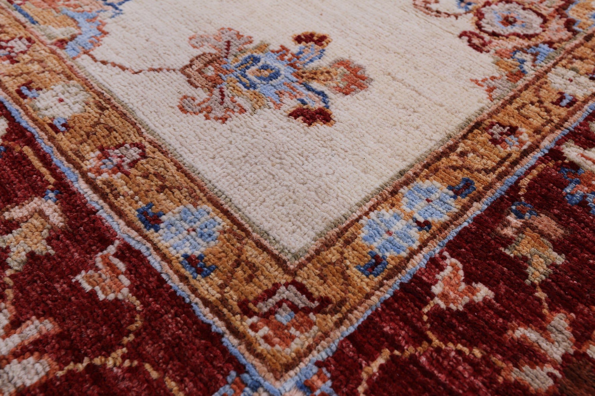 Ivory Persian Tabriz Handmade Wool Rug - 4' 10" X 6' 7" - Golden Nile