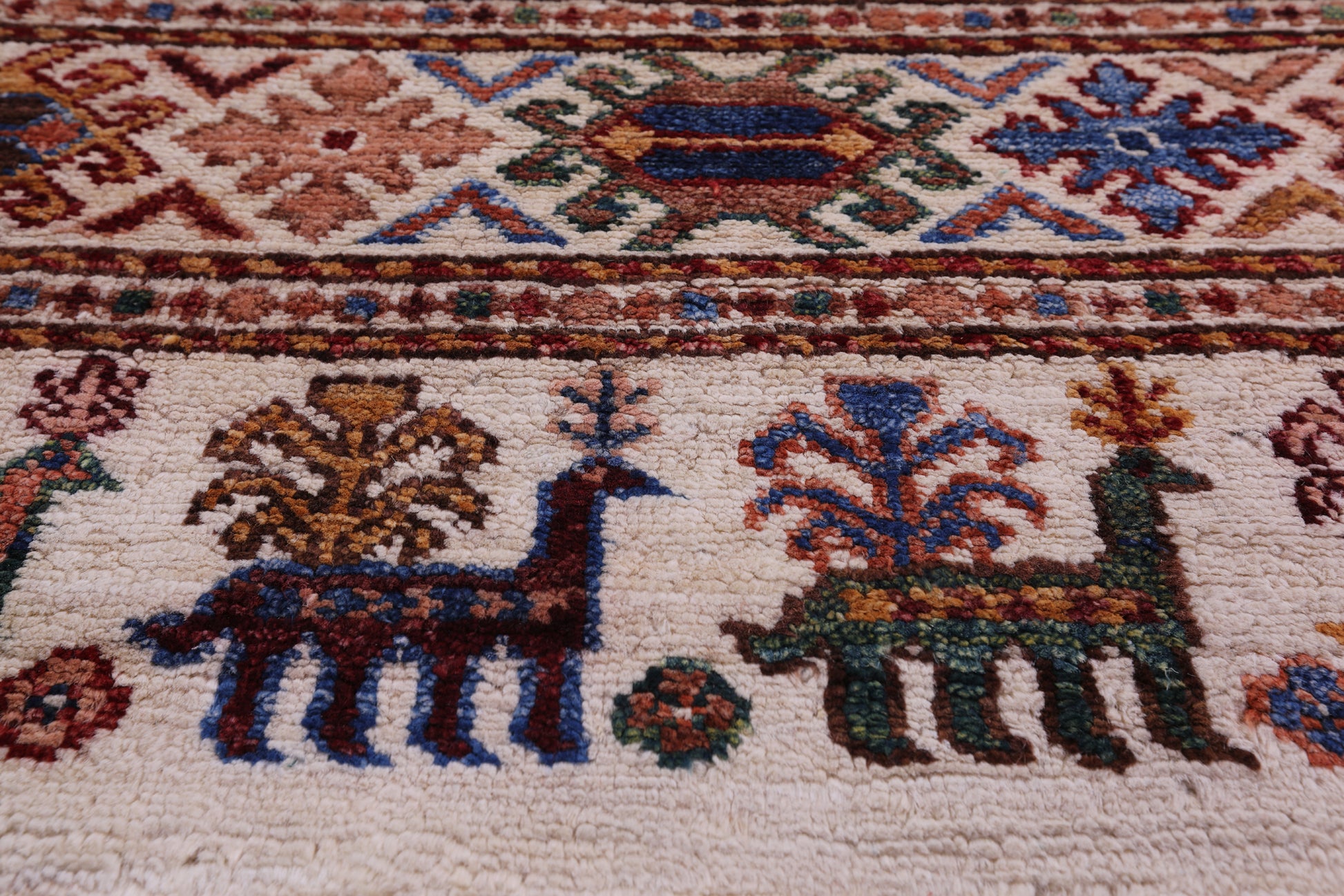 Ivory Tribal Persian Gabbeh Hand Knotted Wool Rug - 5' 6" X 7' 9" - Golden Nile