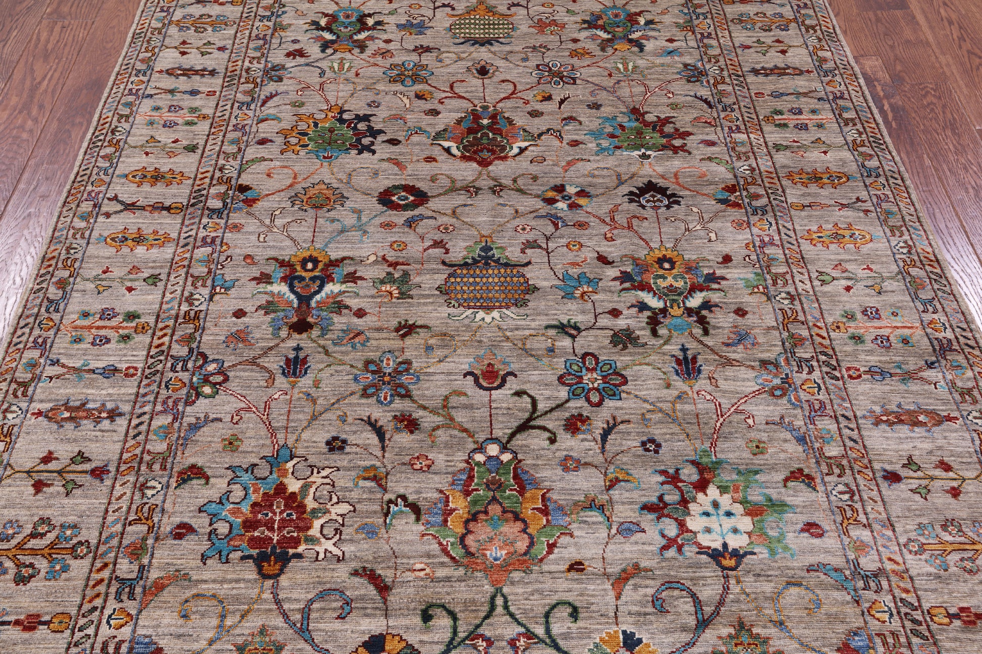 Peshawar Handmade Wool Rug - 5' 9" X 8' 0" - Golden Nile