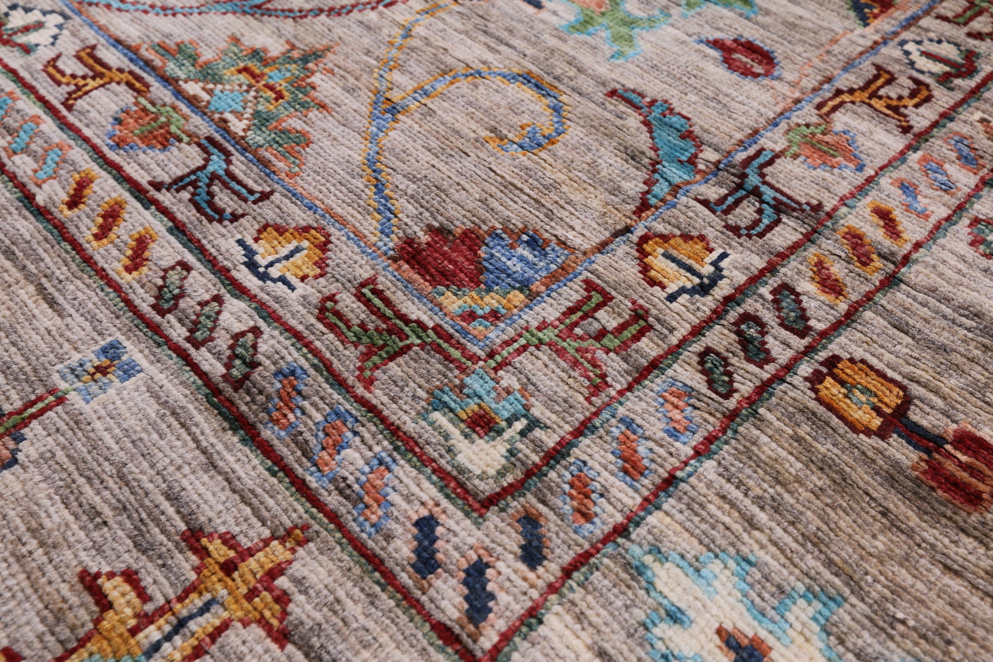 Peshawar Handmade Wool Rug - 5' 9" X 8' 0" - Golden Nile