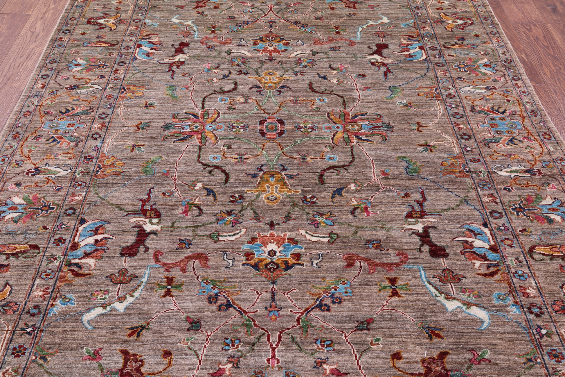 Peshawar Hand Knotted Wool Rug - 5' 8" X 7' 6" - Golden Nile