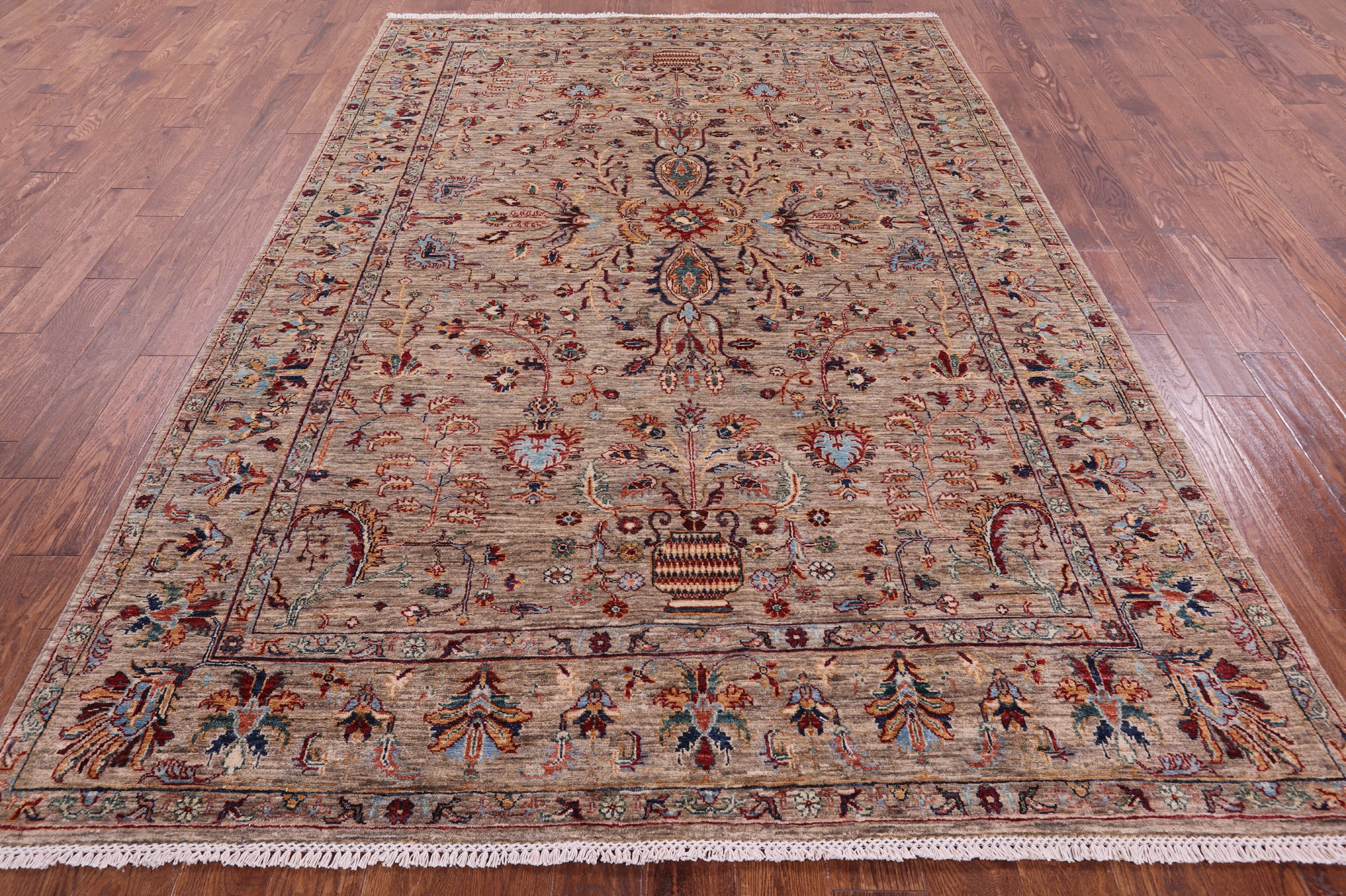 Peshawar Hand Knotted Wool Rug - 6' 9" X 9' 10" - Golden Nile