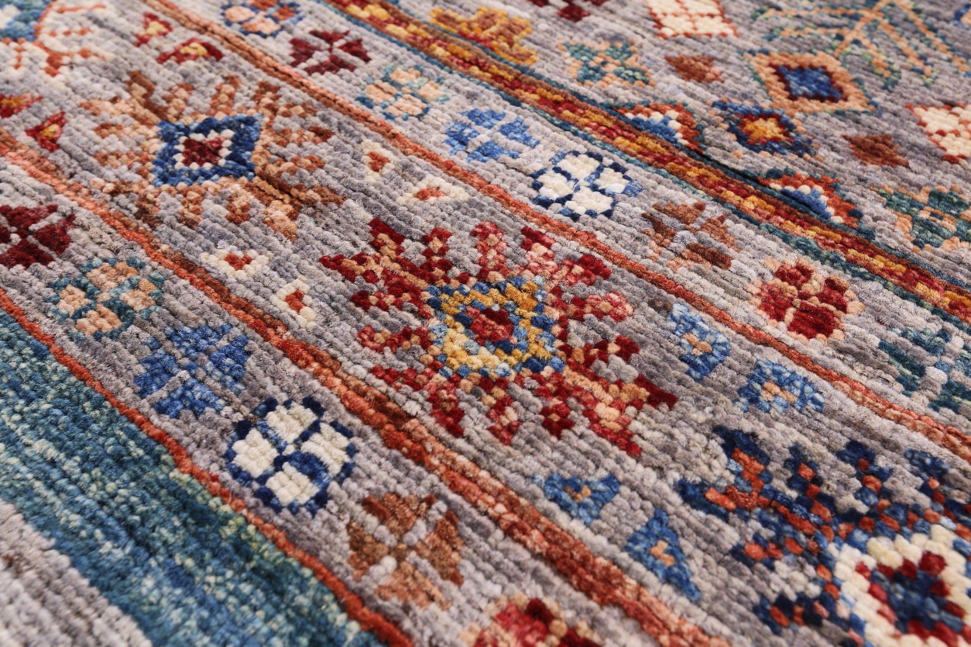 Khorjin Persian Gabbeh Handmade Wool Rug - 4' 8" X 6' 11" - Golden Nile