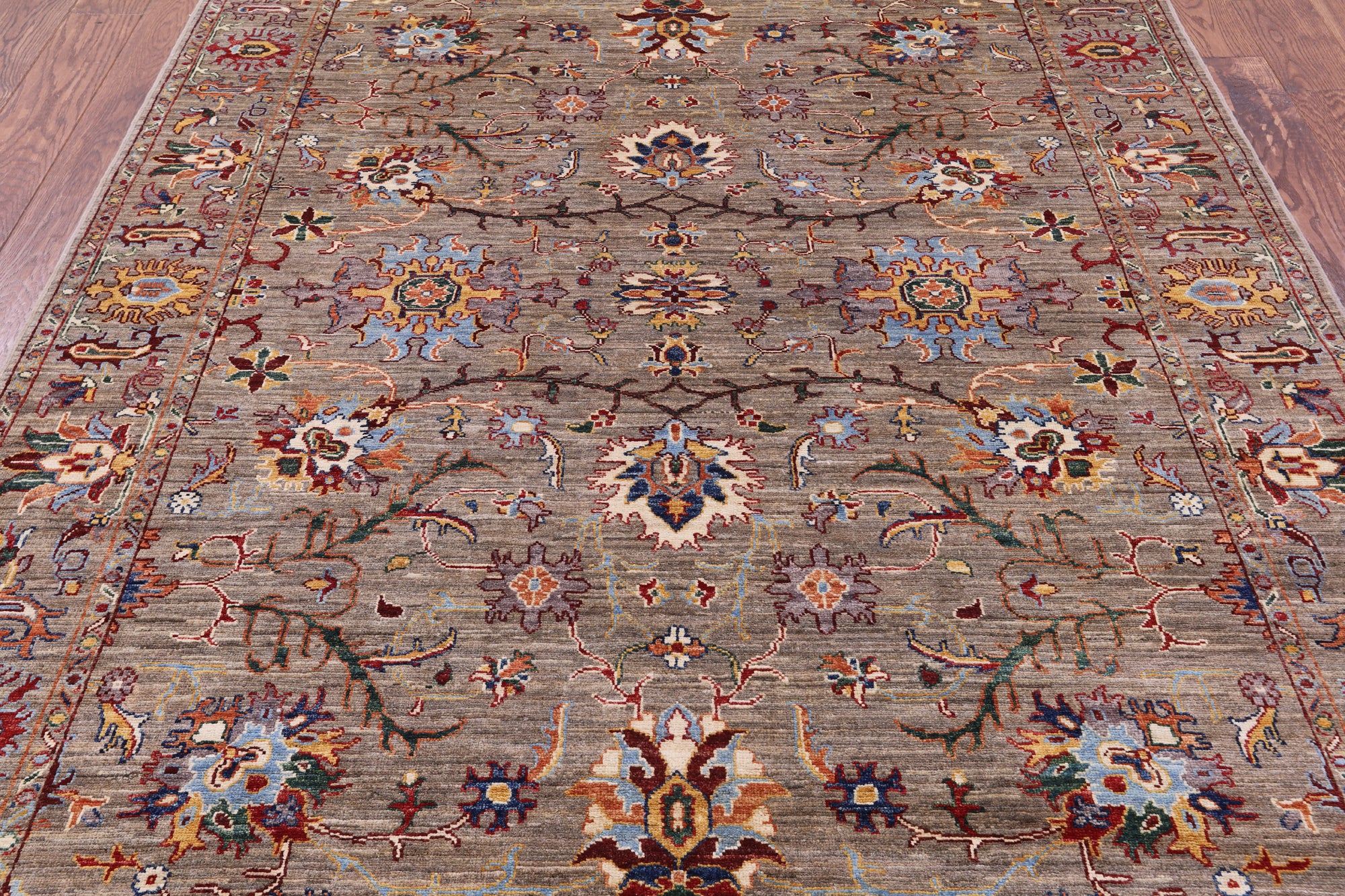 Peshawar Hand Knotted Wool Rug - 5' 8" X 7' 11" - Golden Nile