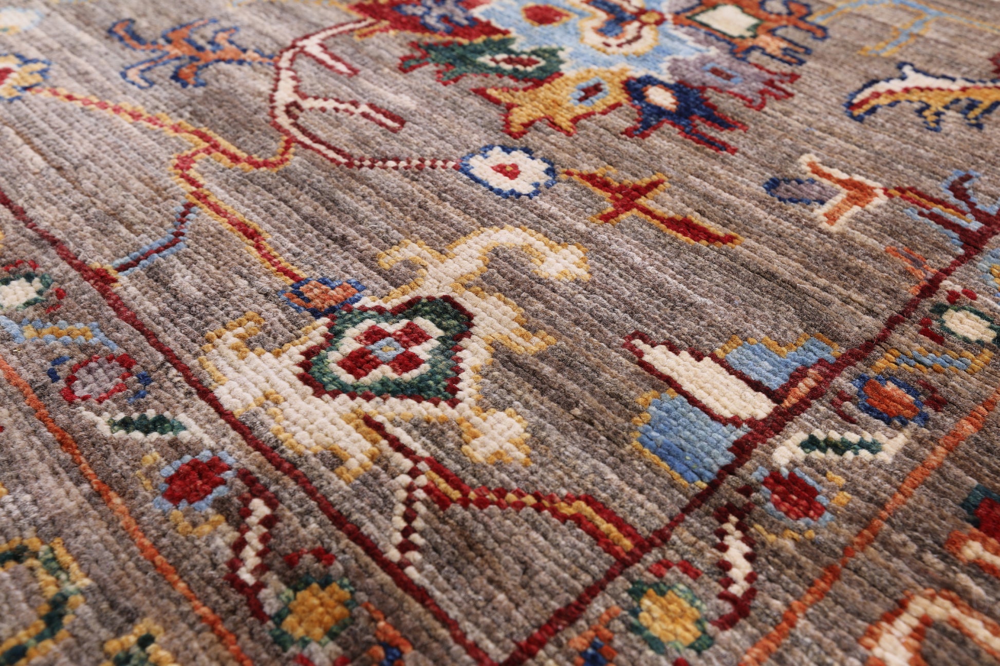 Peshawar Hand Knotted Wool Rug - 5' 8" X 7' 11" - Golden Nile