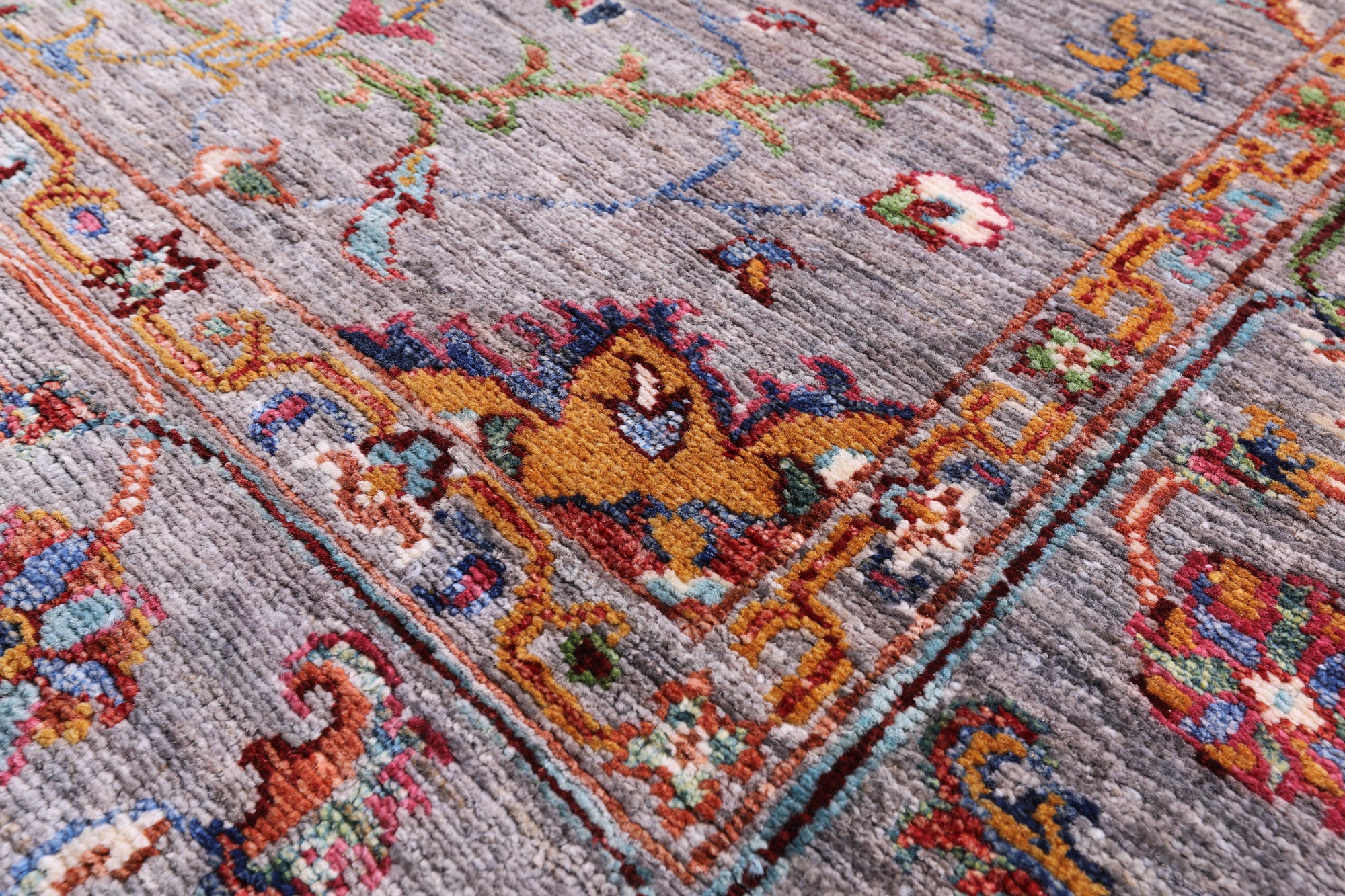 Peshawar Hand Knotted Wool Rug - 5' 2" X 6' 11" - Golden Nile