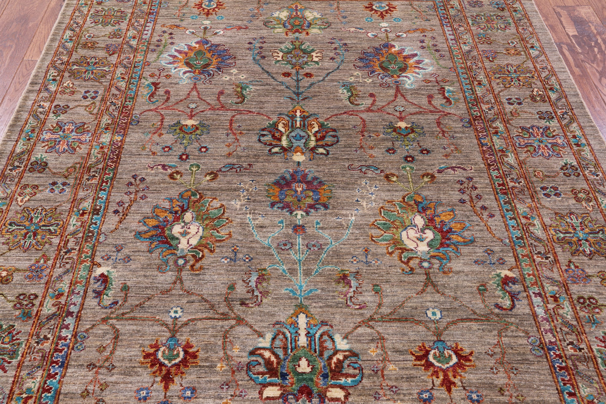 Peshawar Hand Knotted Wool Rug - 5' 2" X 6' 9" - Golden Nile