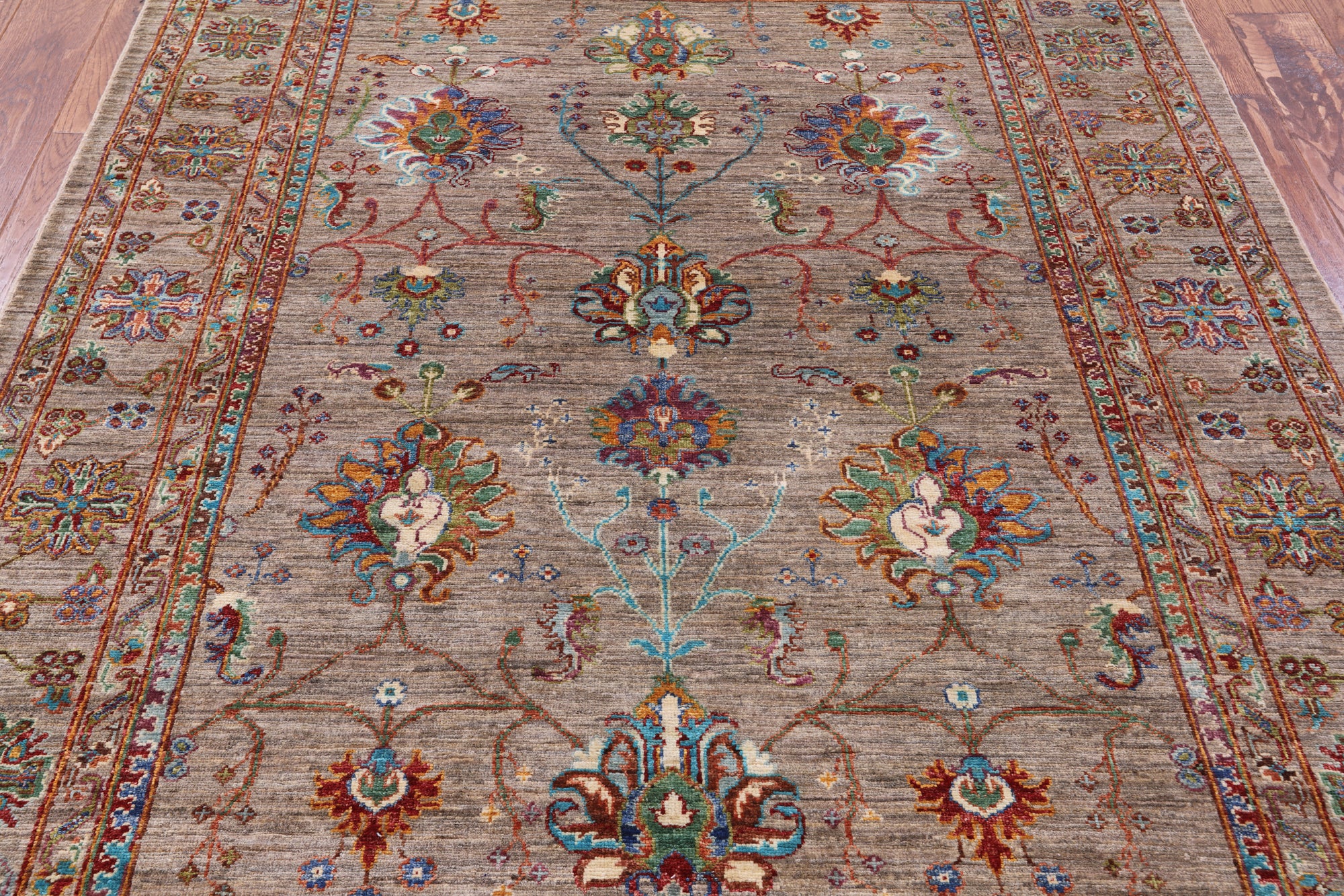 Peshawar Hand Knotted Wool Rug - 5' 2" X 6' 9" - Golden Nile